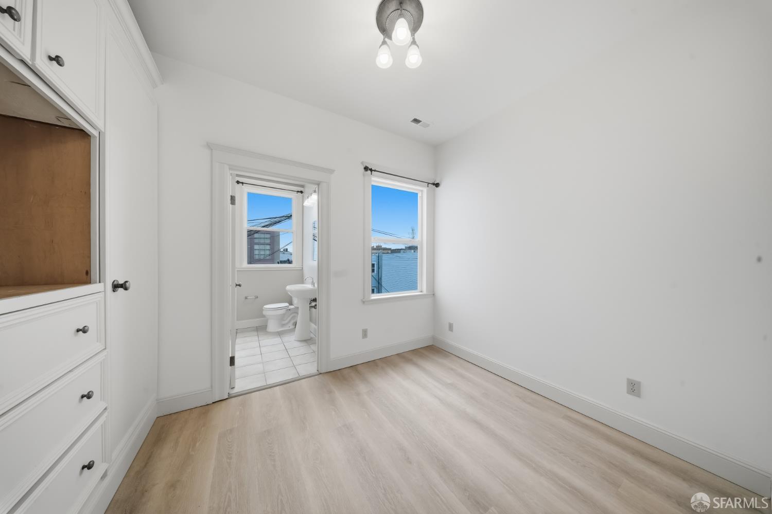 559-561 Minna Street