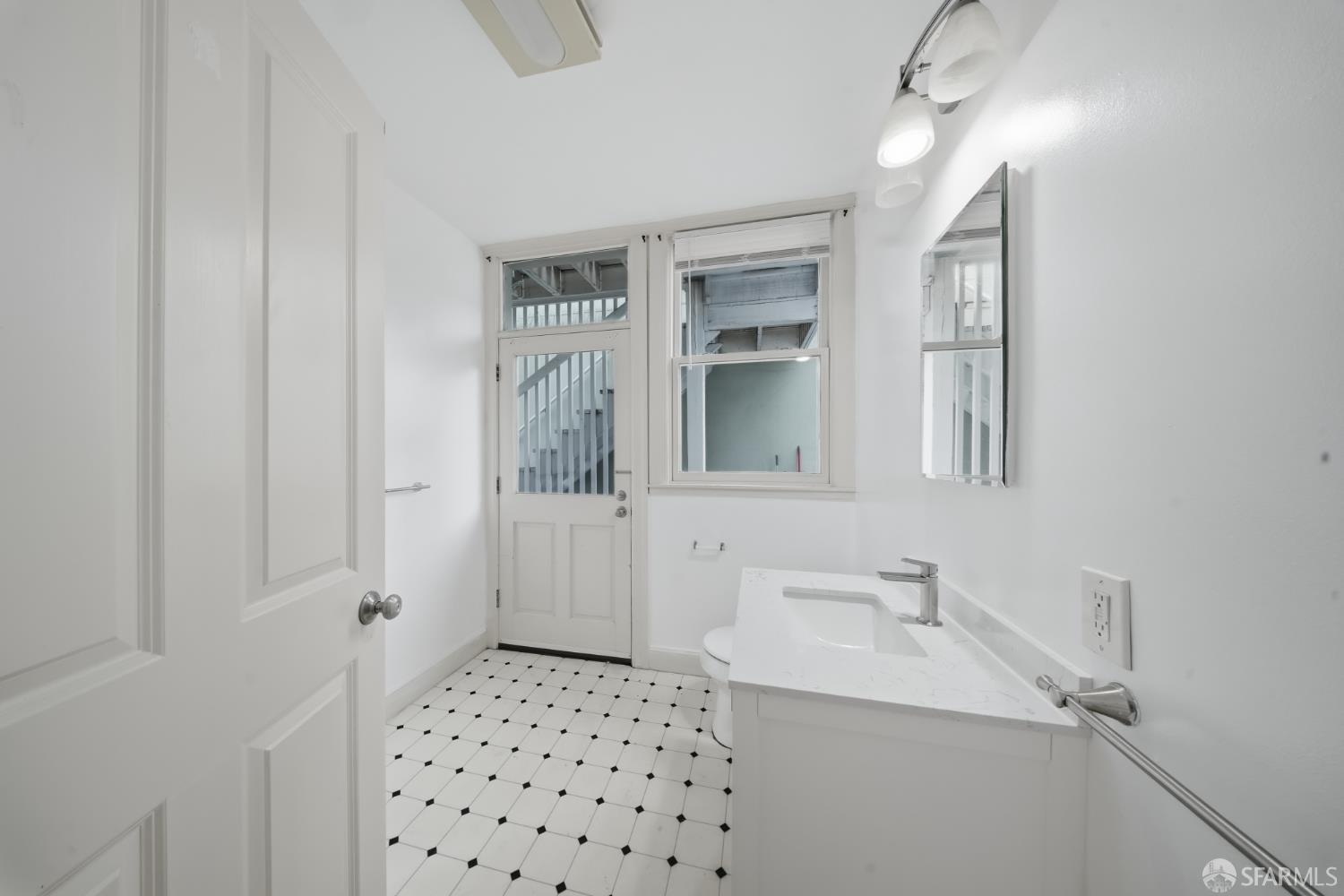 559-561 Minna Street