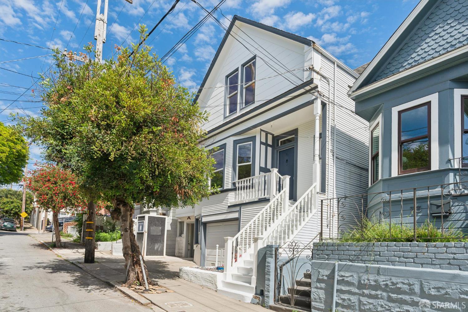 111 Lundys Lane