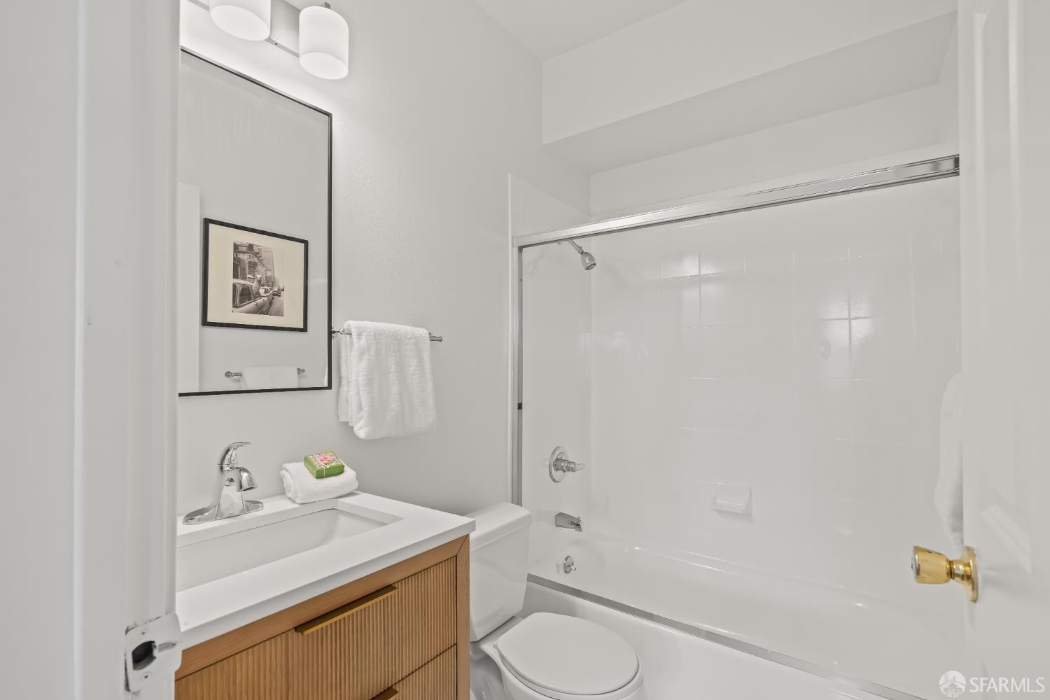 2171 Mission Street # 201