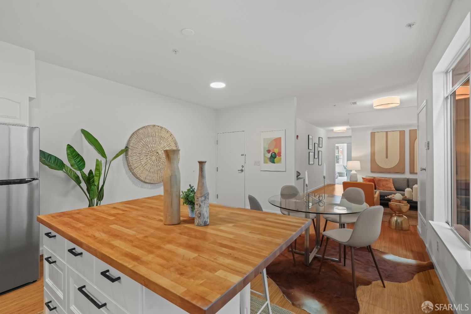 2171 Mission Street # 201