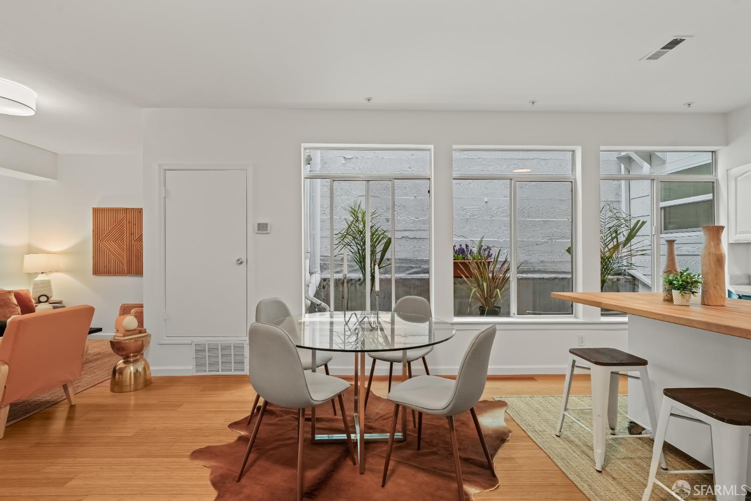2171 Mission Street # 201
