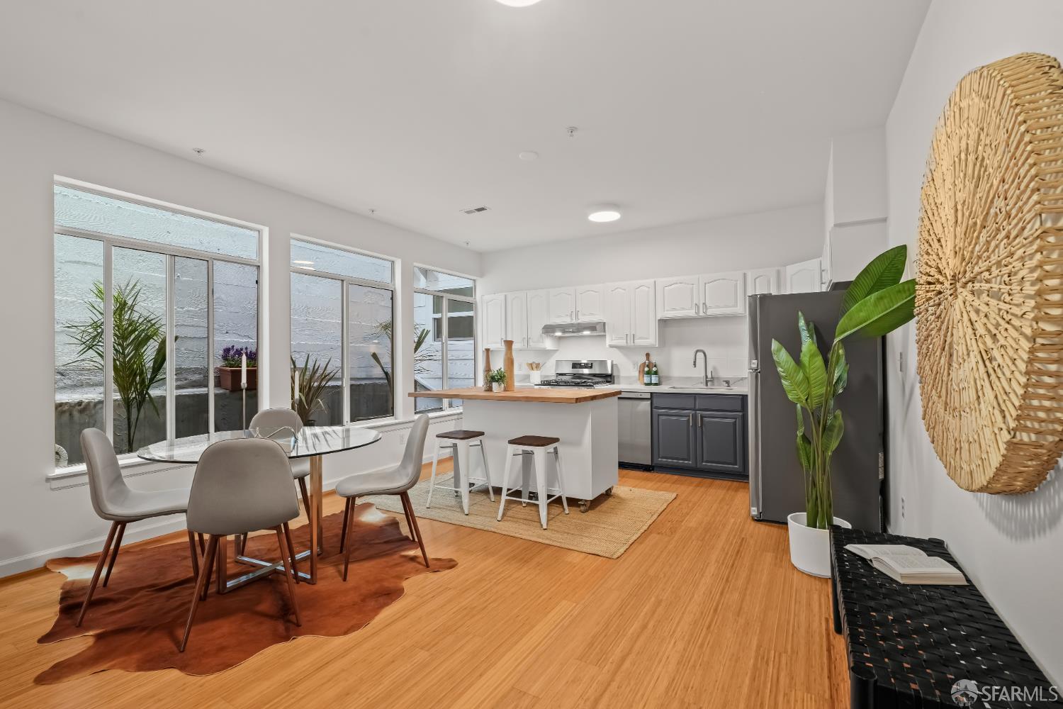 2171 Mission Street # 201