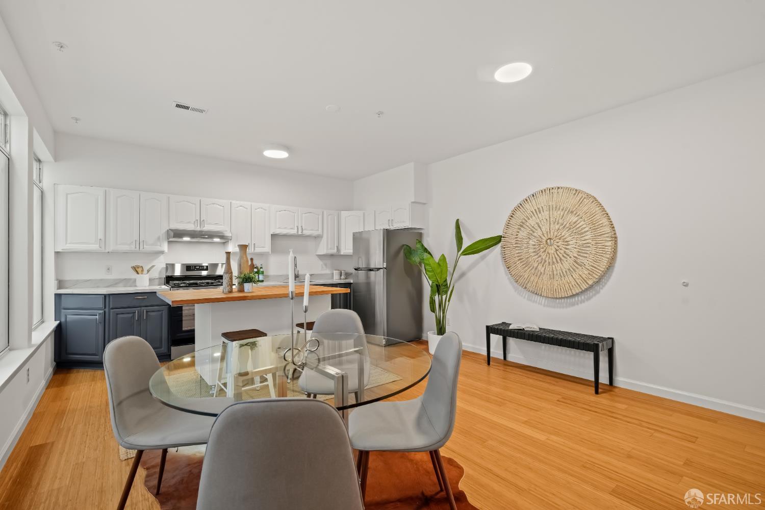 2171 Mission Street # 201