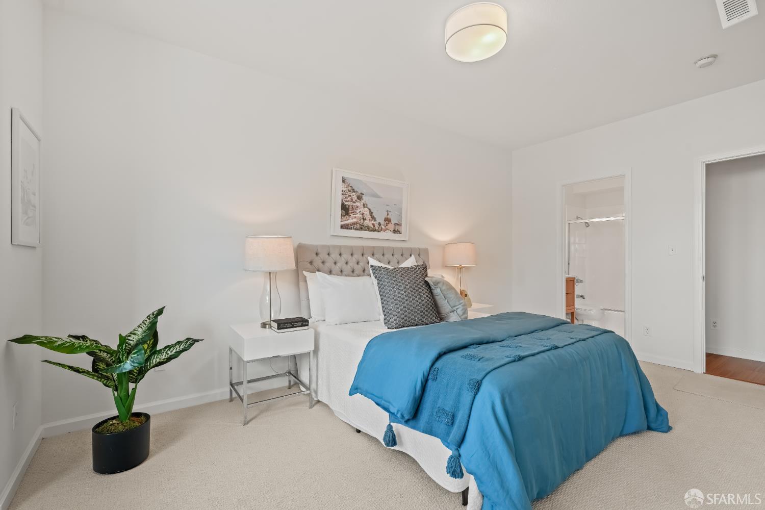 2171 Mission Street # 201