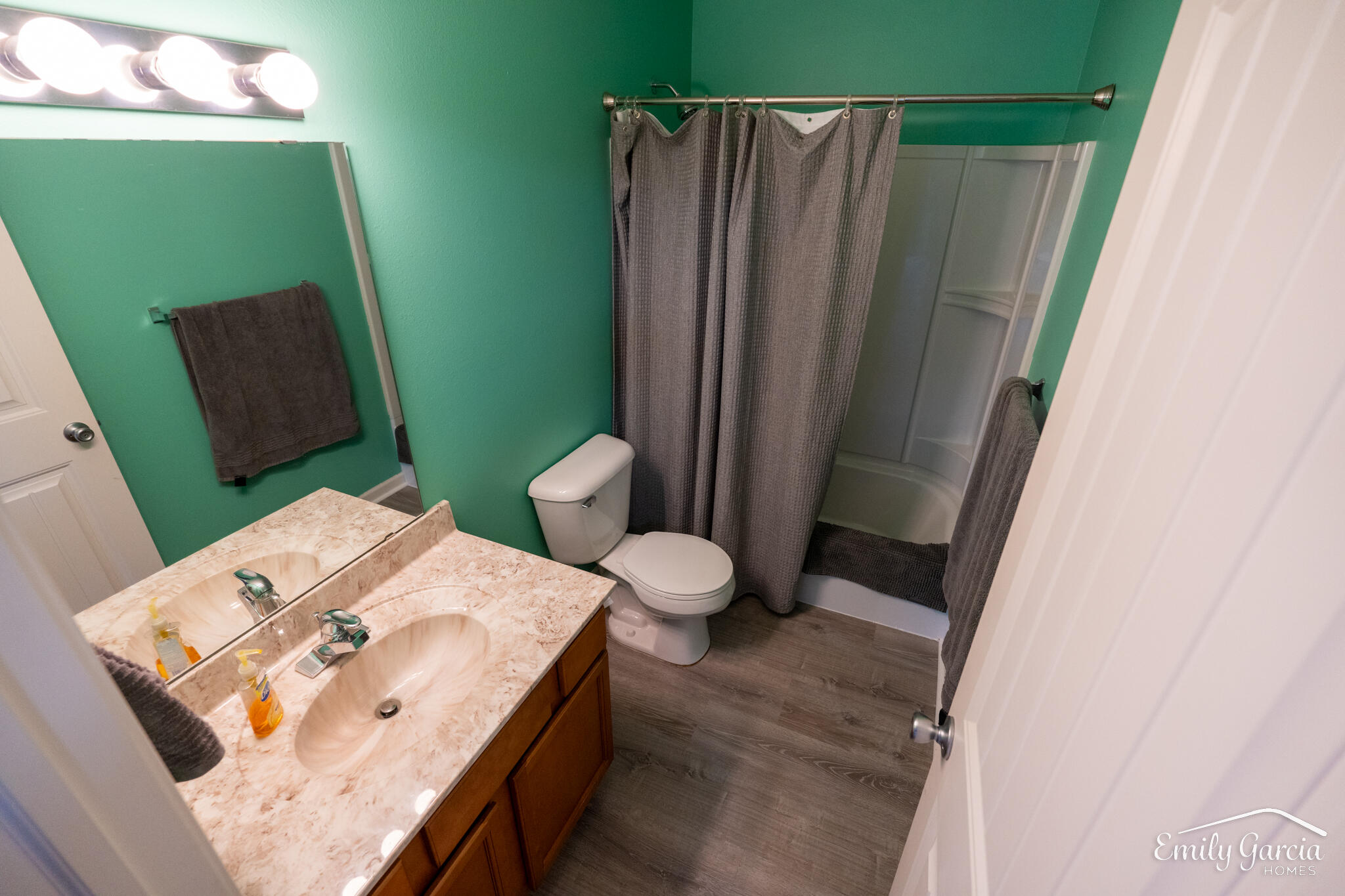 6344 Mesa View Drive