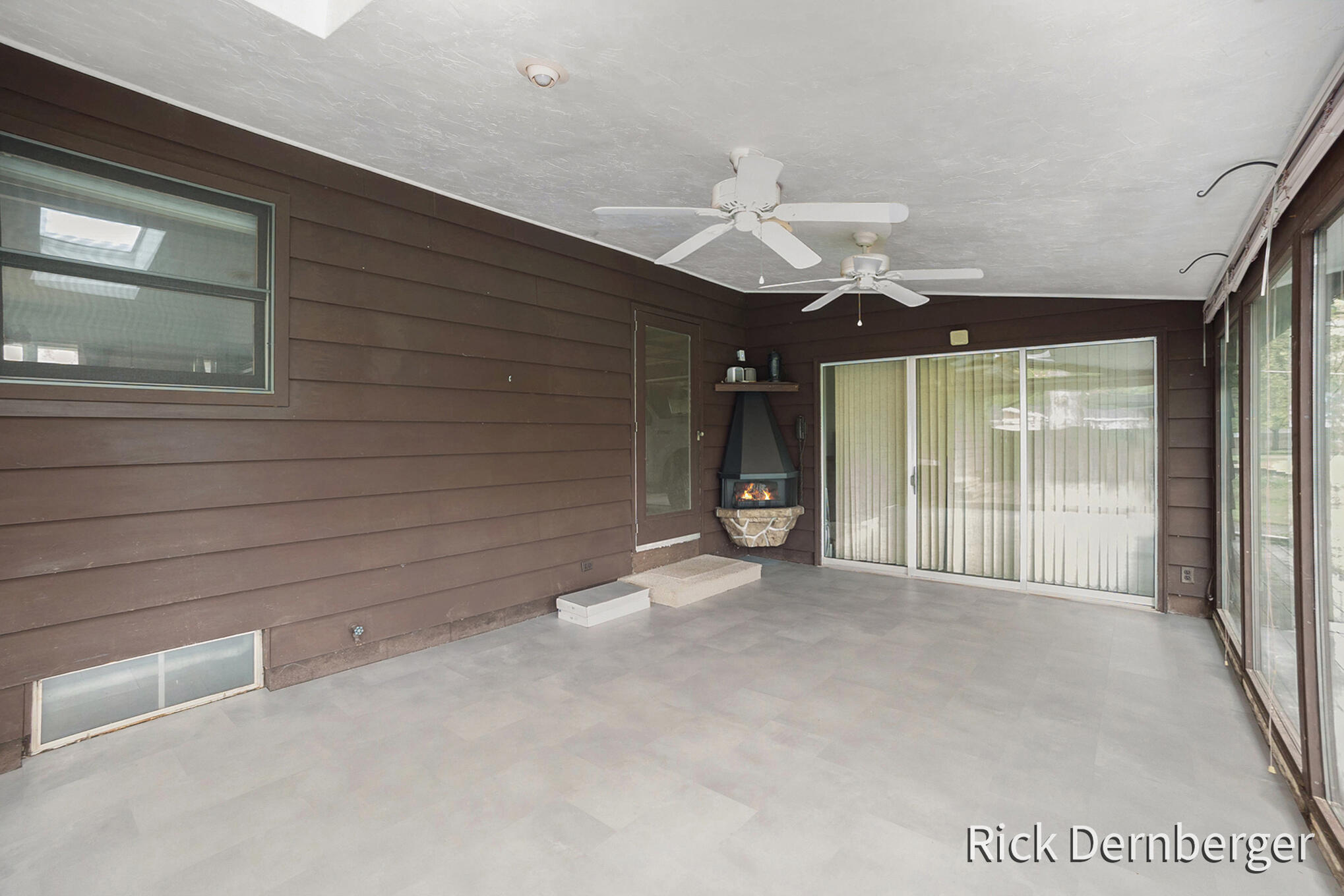 13877 Ridgewood Drive