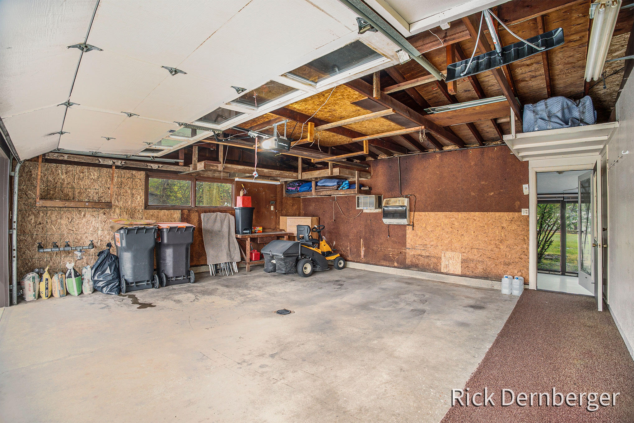 13877 Ridgewood Drive