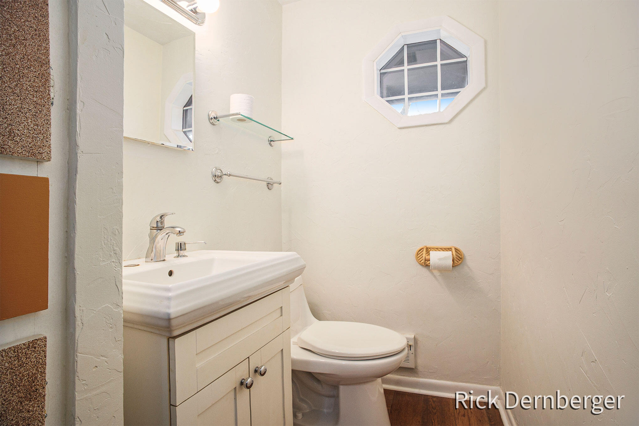 13877 Ridgewood Drive