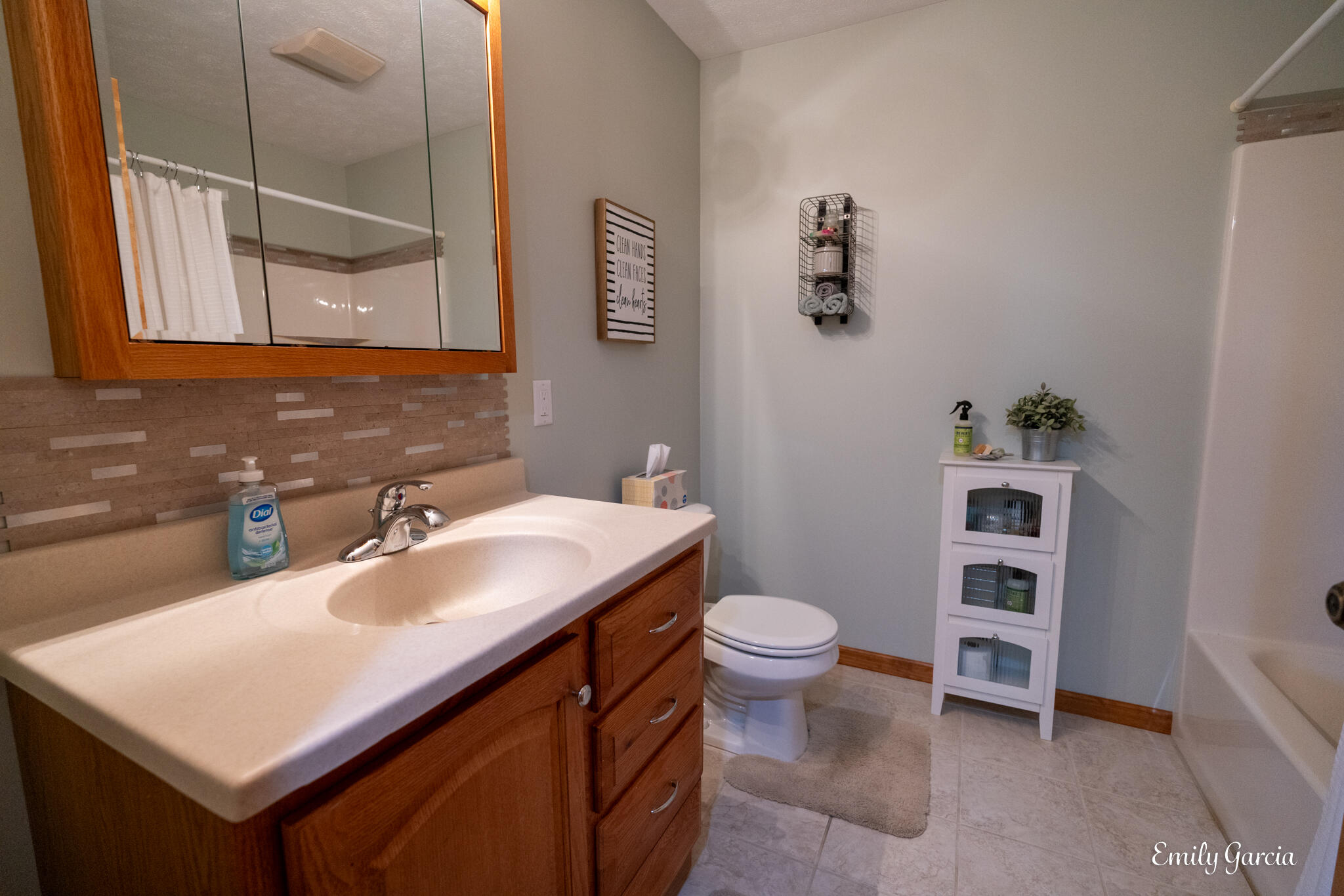 1571 Castlemaine Drive, 15