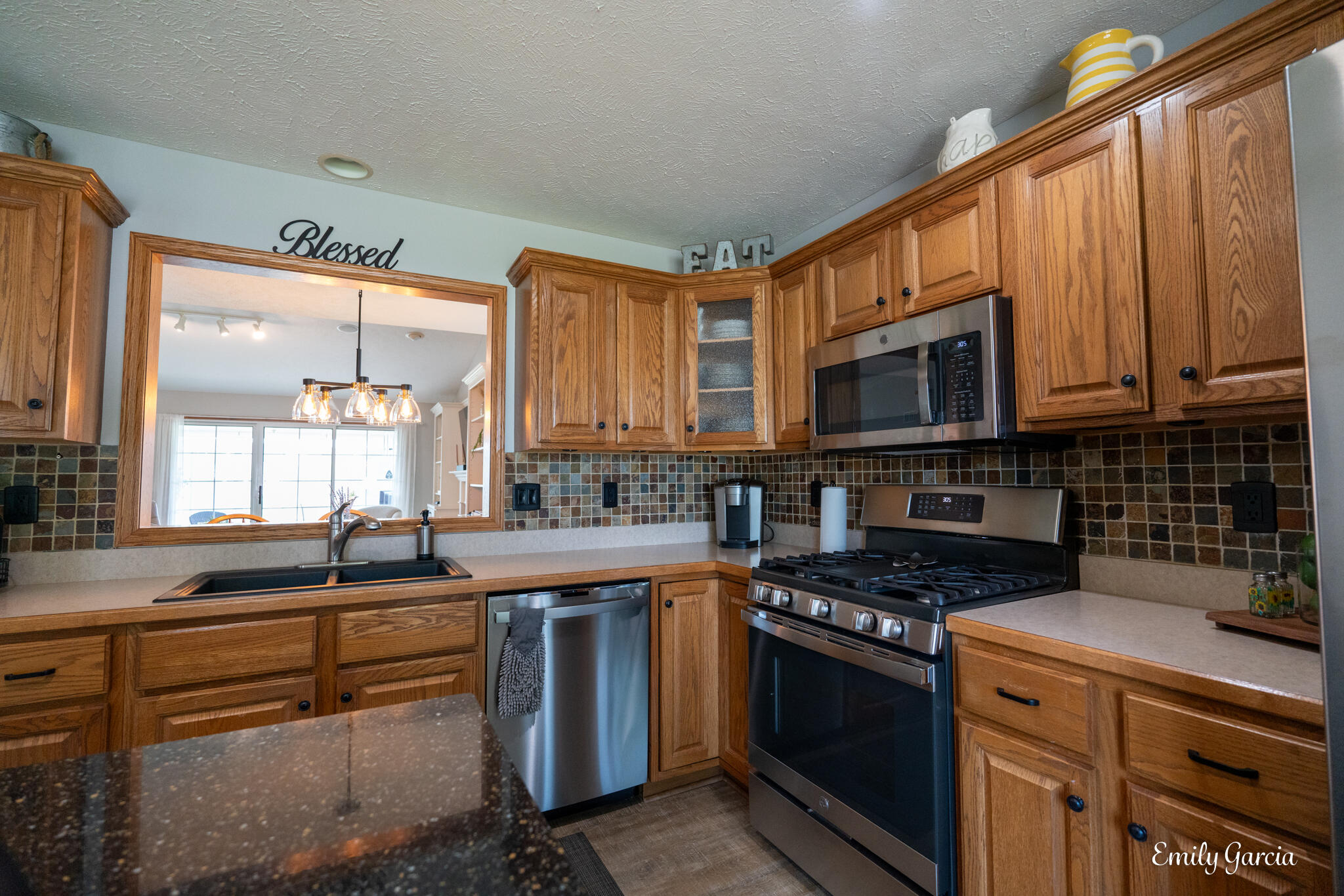 1571 Castlemaine Drive, 15