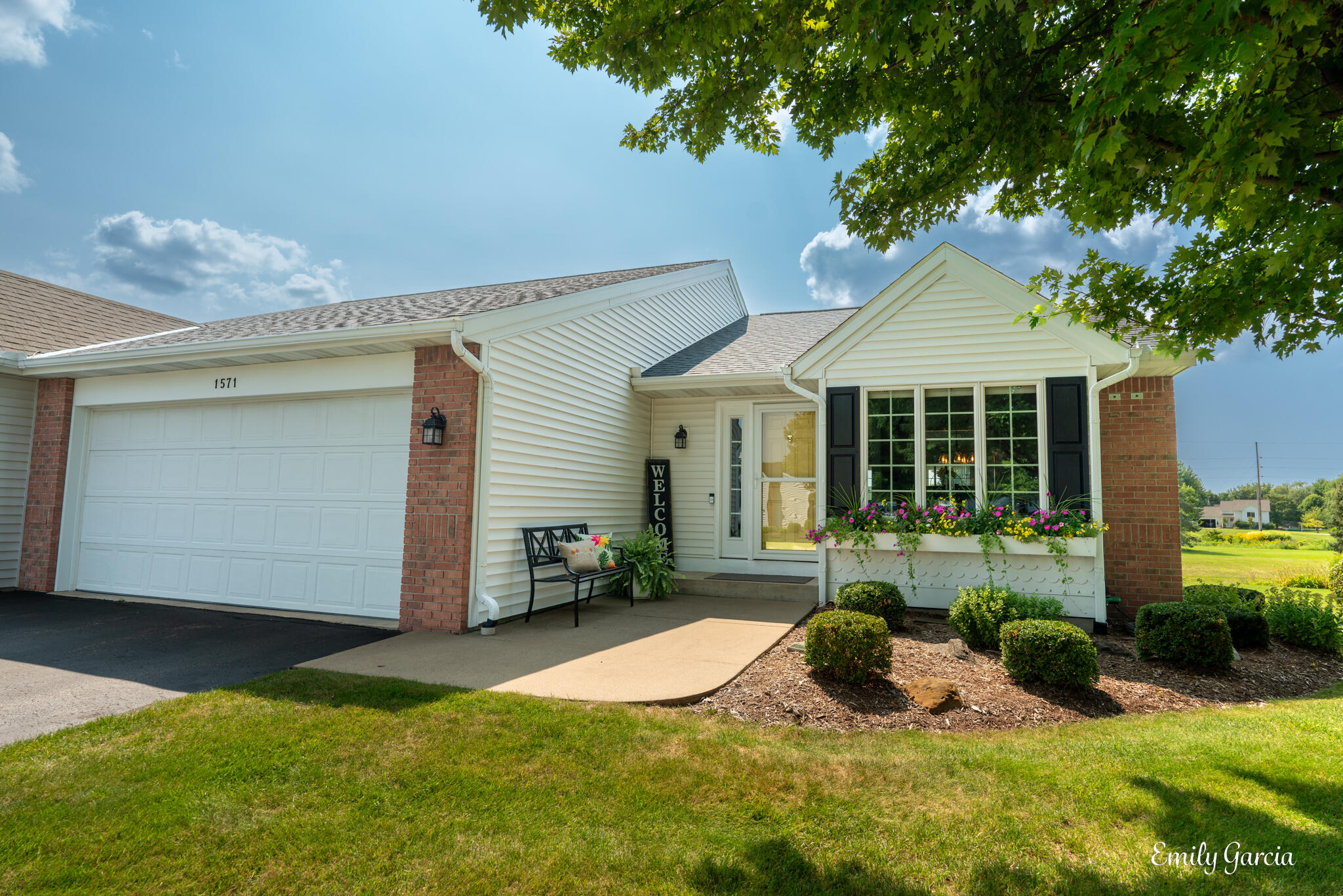 1571 Castlemaine Drive, 15