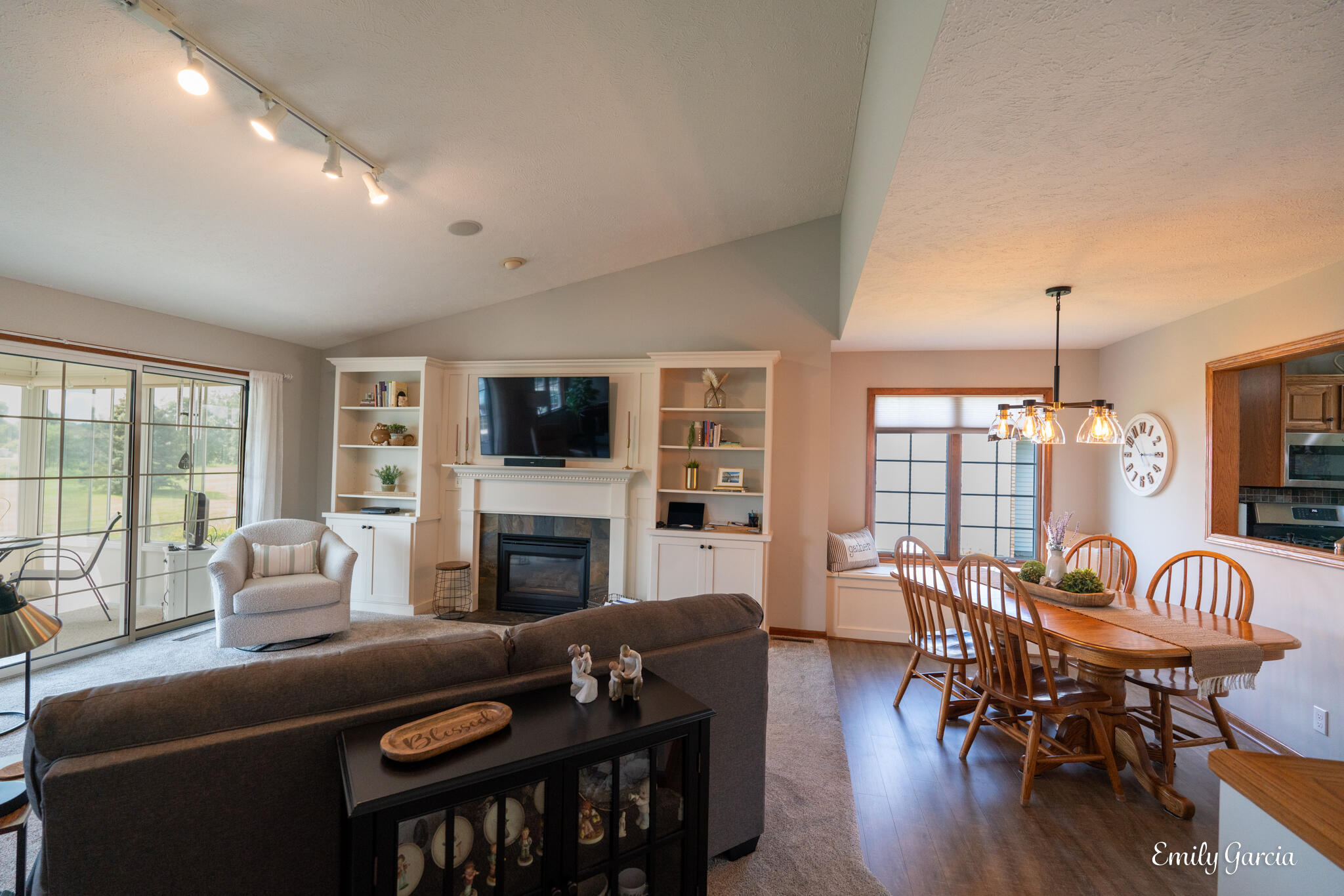 1571 Castlemaine Drive, 15