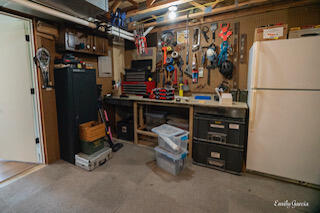 37 S Zeeland Parkway