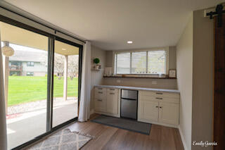 37 S Zeeland Parkway