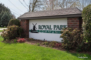 37 S Zeeland Parkway