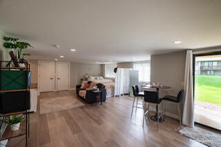 37 S Zeeland Parkway