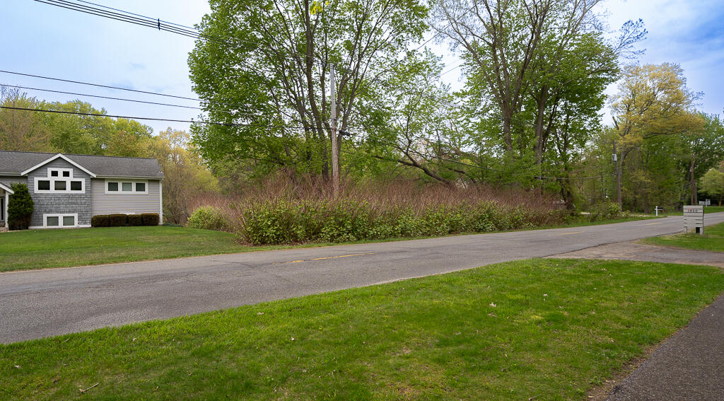 0 V/L Post Avenue