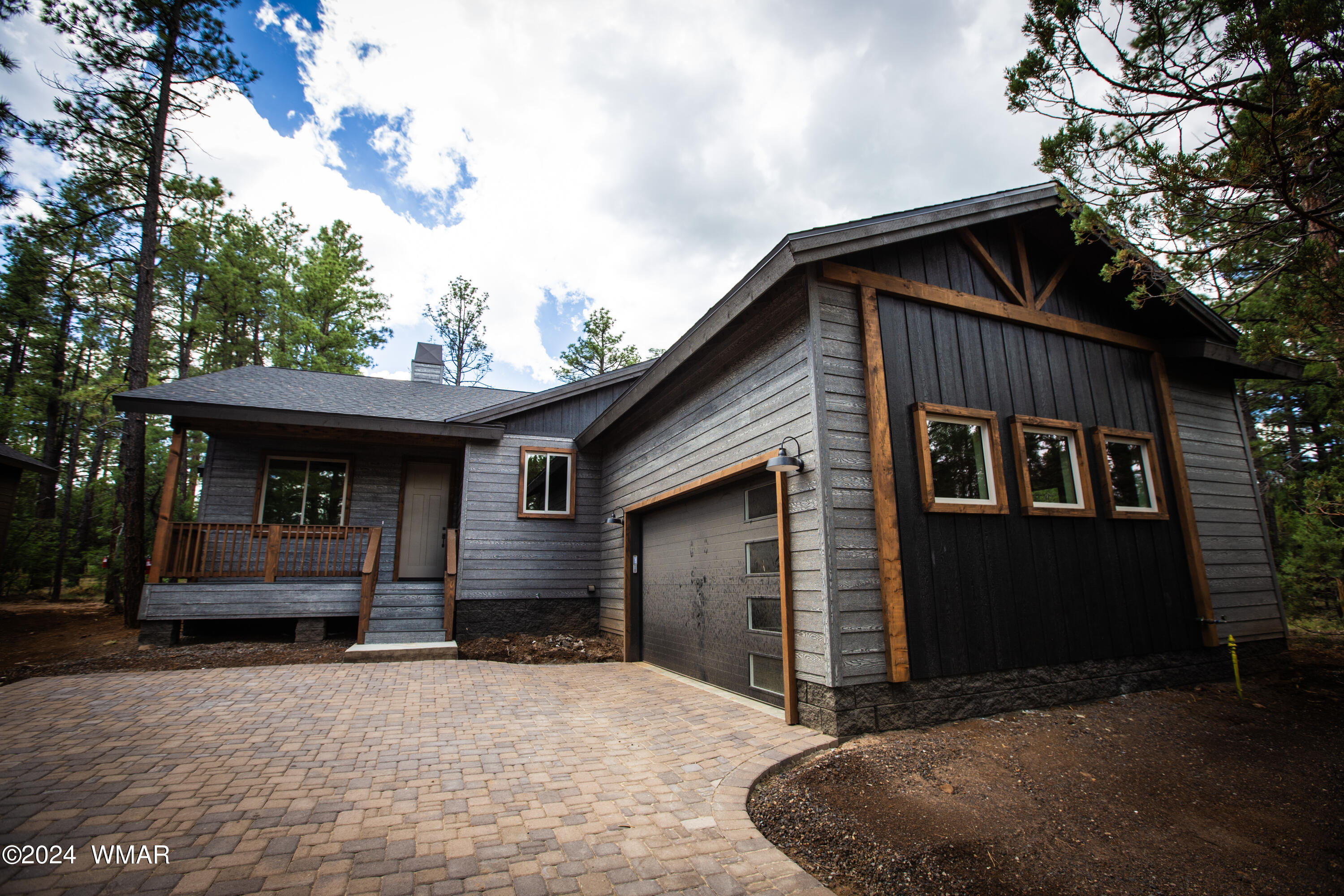 2440 Narrow Leaf Lane