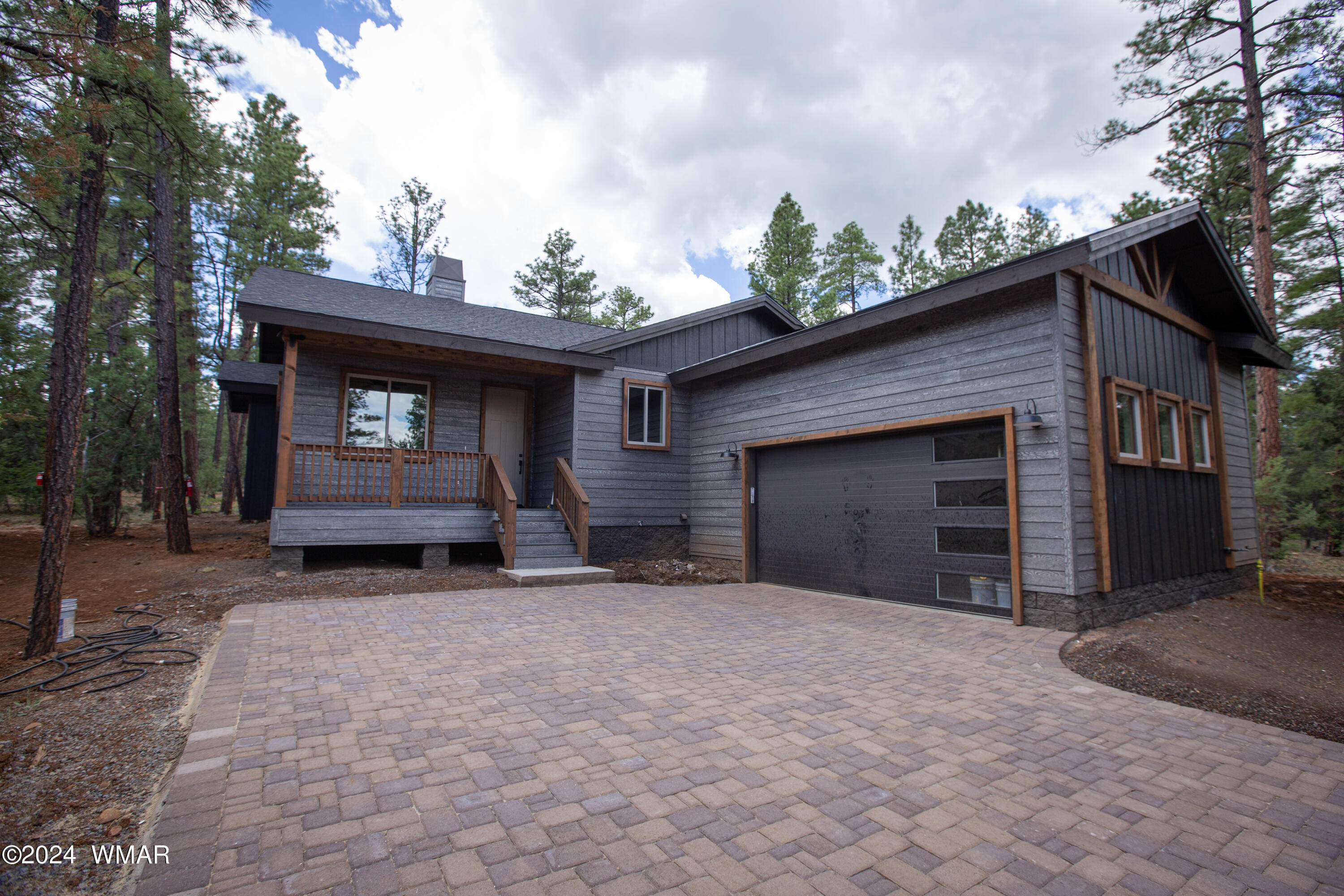 2440 Narrow Leaf Lane