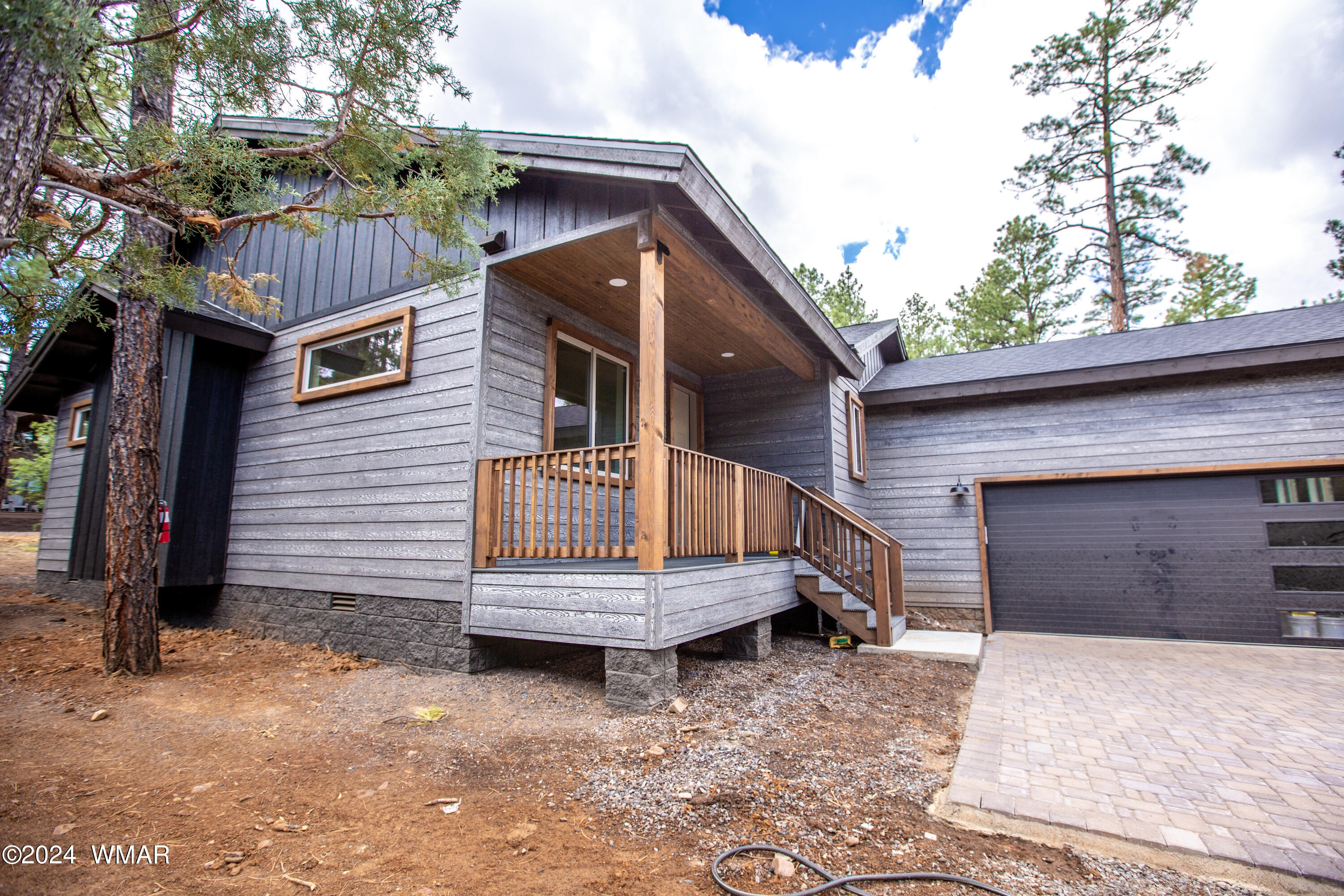 2440 Narrow Leaf Lane