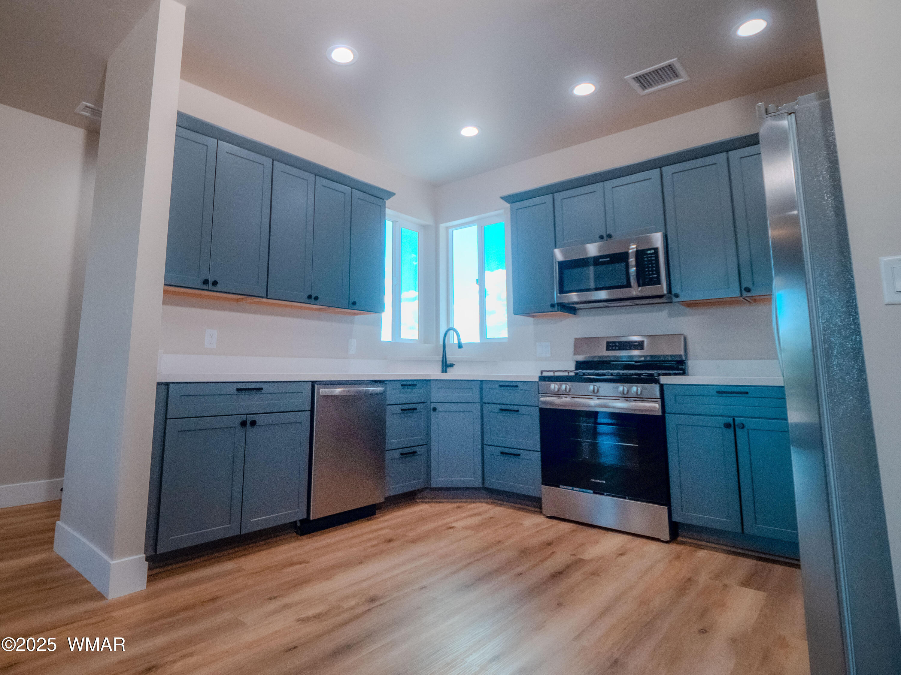 941 S Ridgeway Place