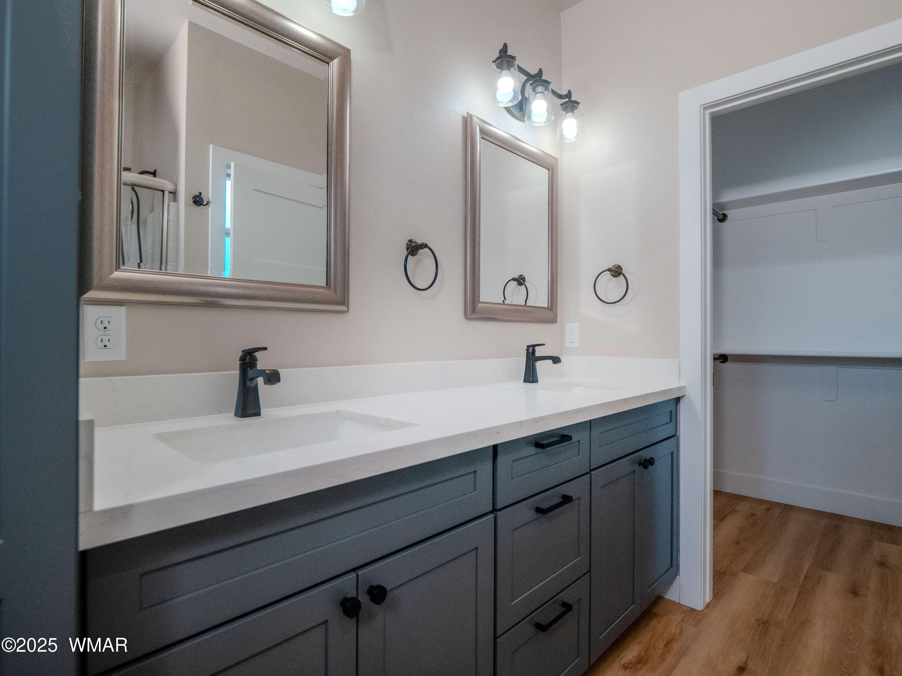 941 S Ridgeway Place