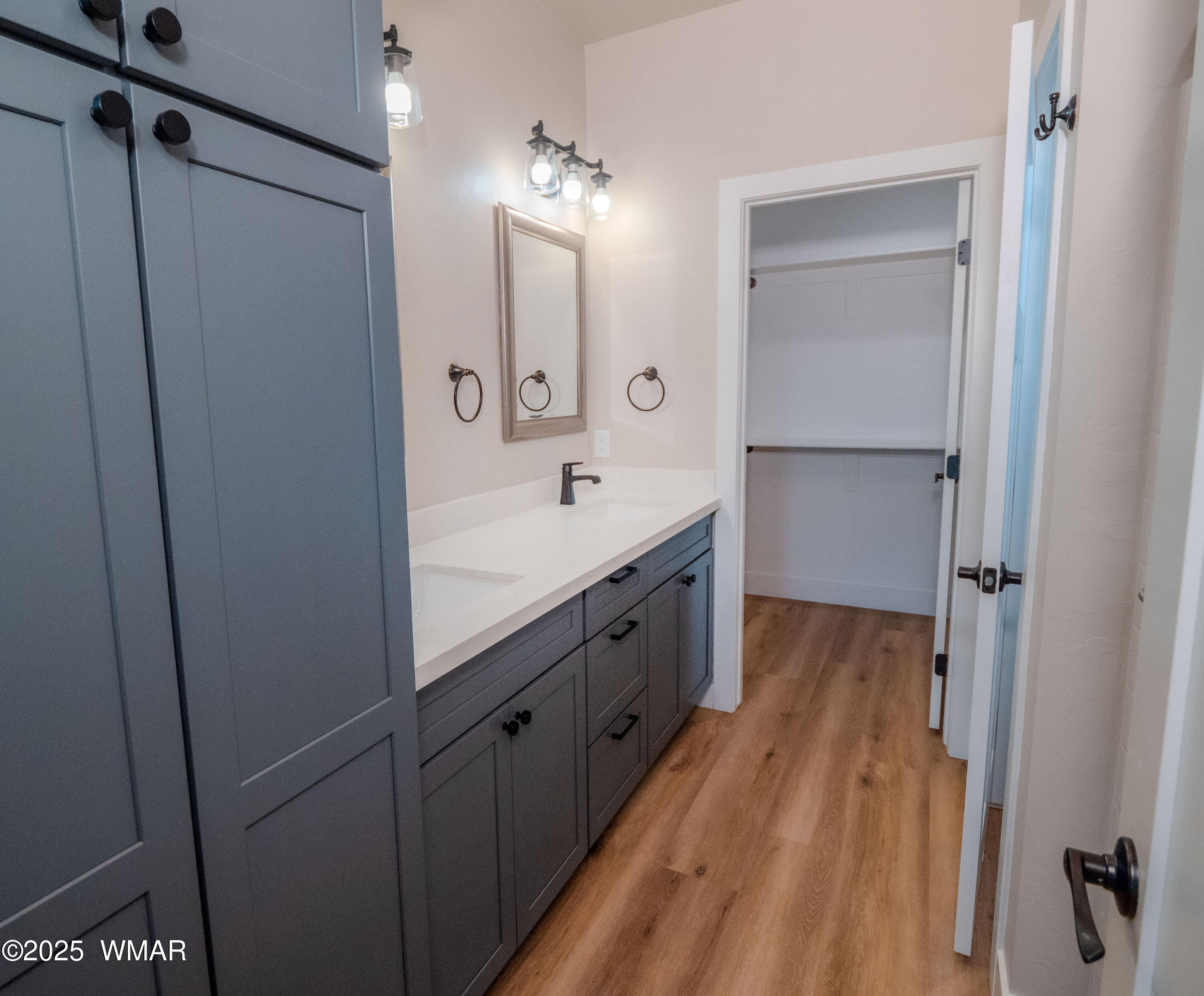 941 S Ridgeway Place