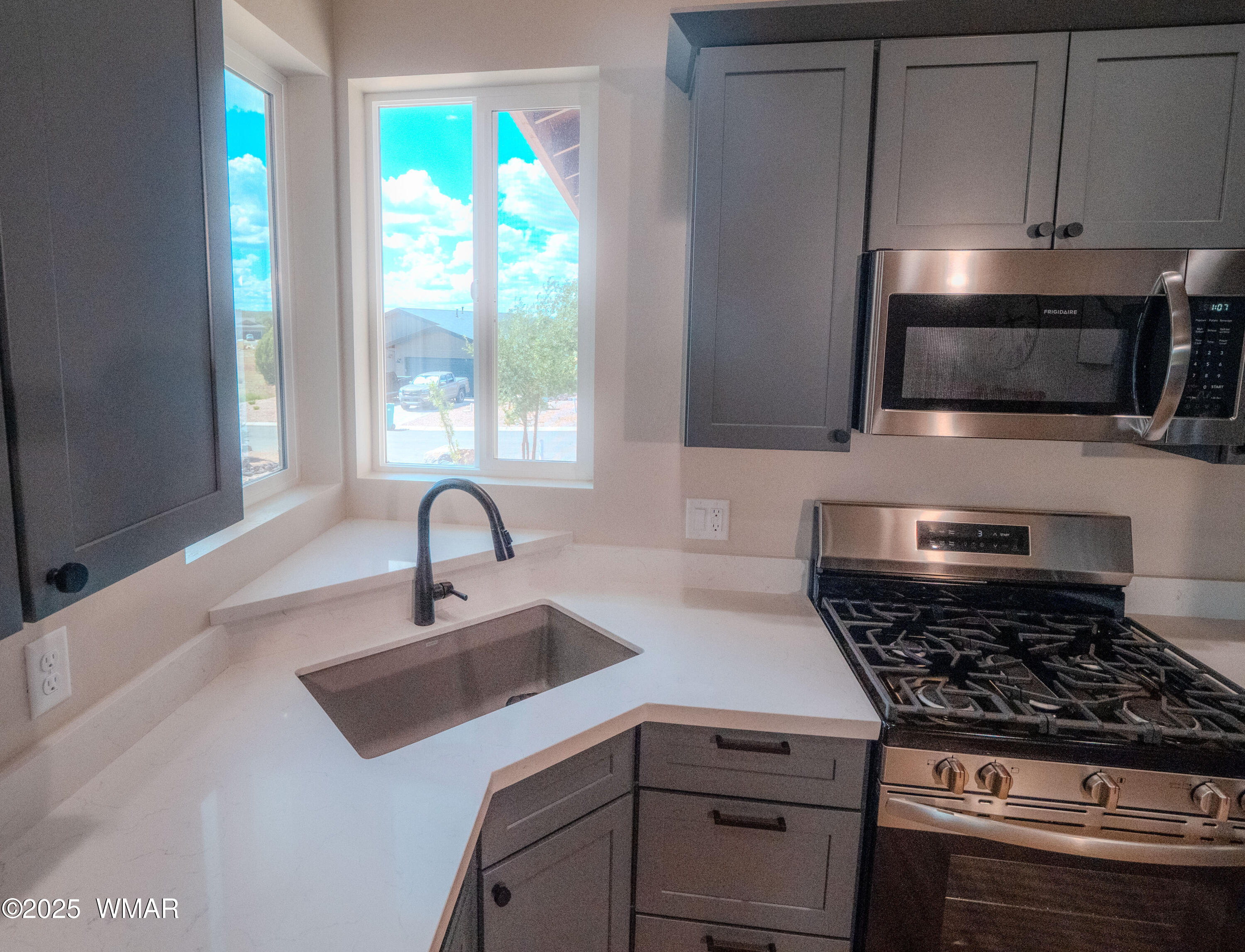 941 S Ridgeway Place