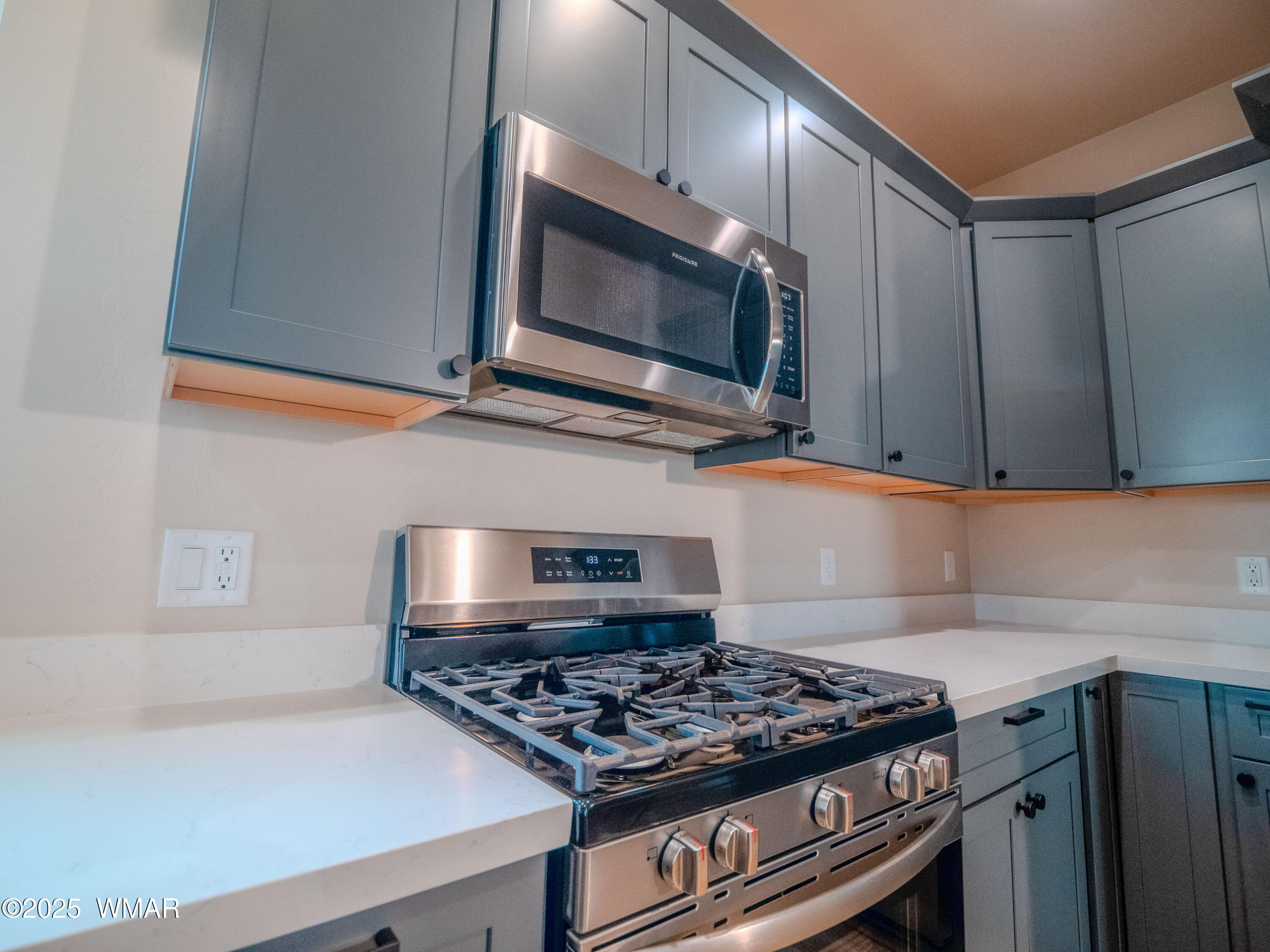 941 S Ridgeway Place