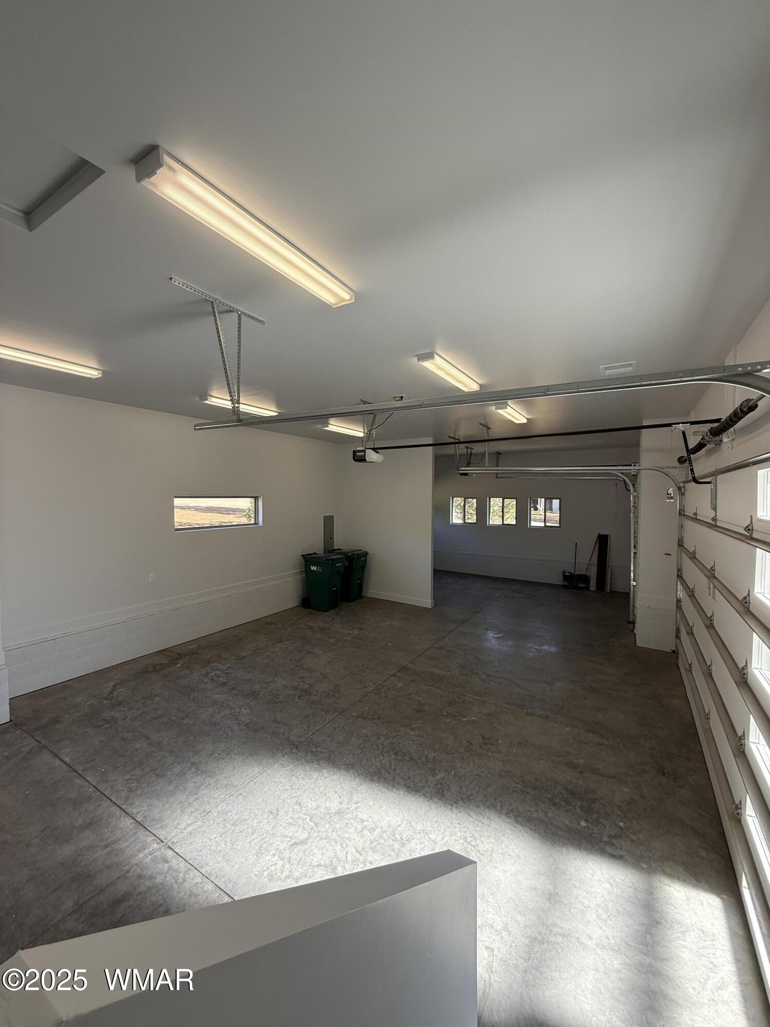 2200 W Whispering springs