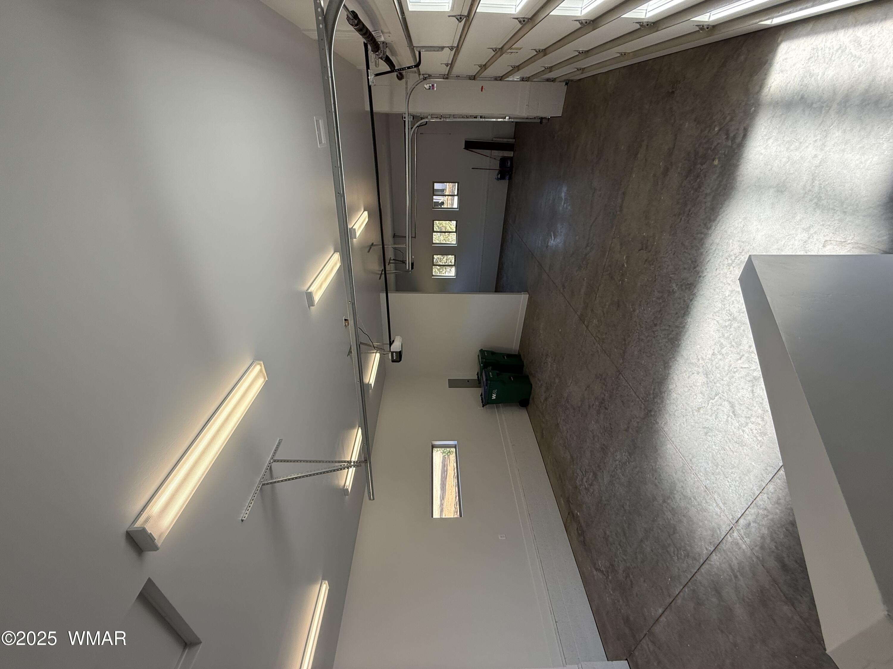 2200 W Whispering springs