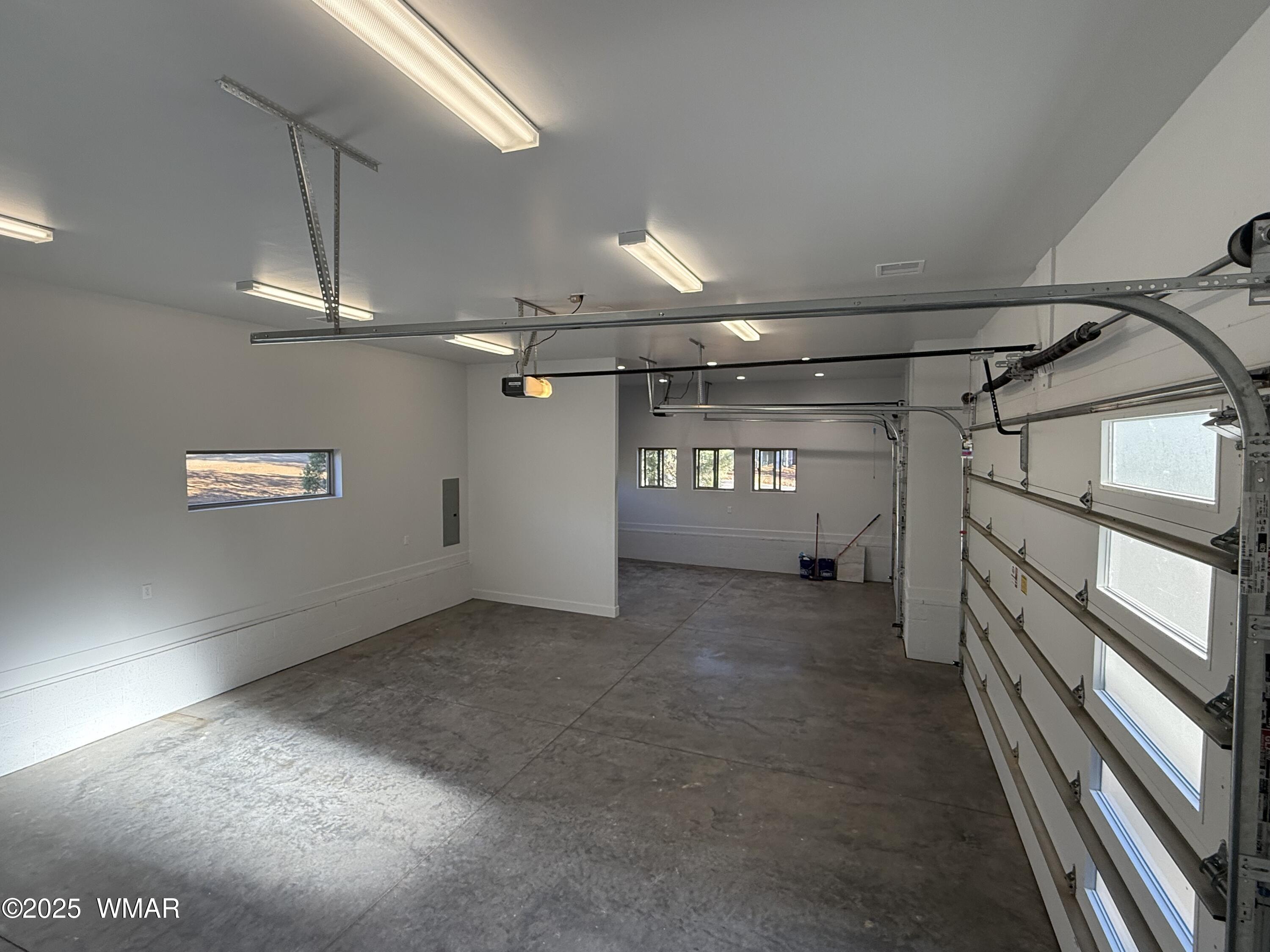 2200 W Whispering springs