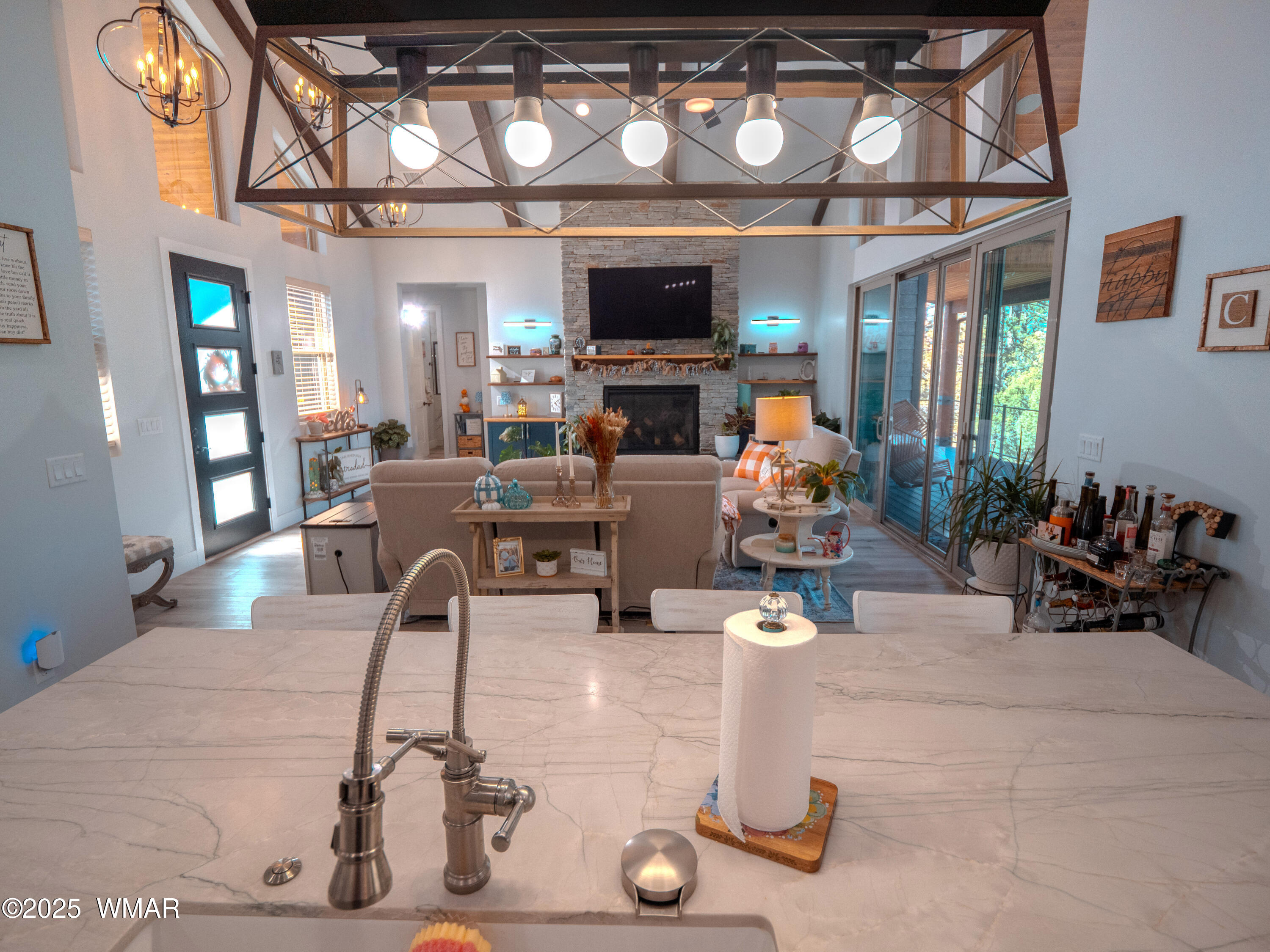 2200 W Whispering springs