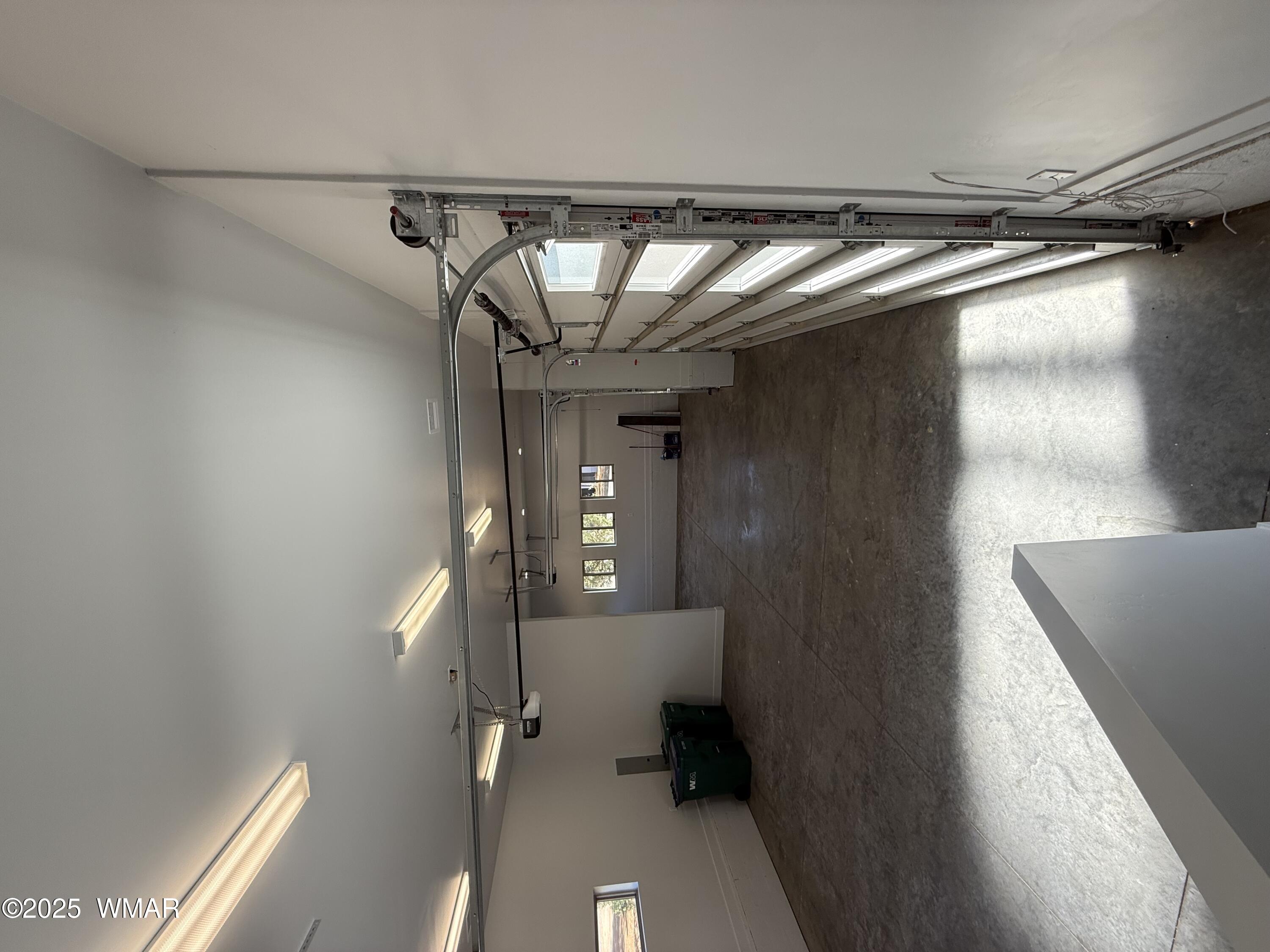 2200 W Whispering springs