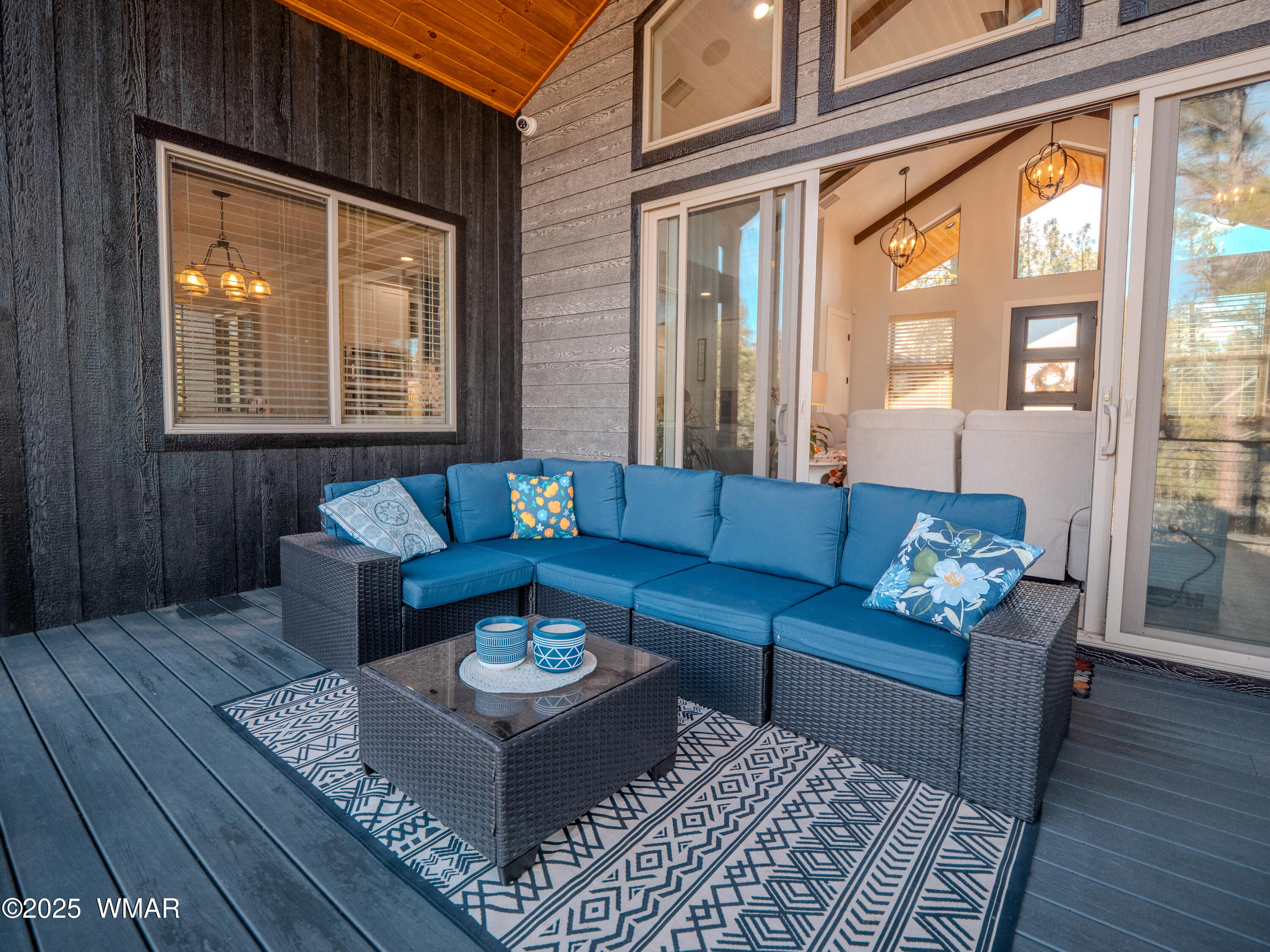 2200 W Whispering springs