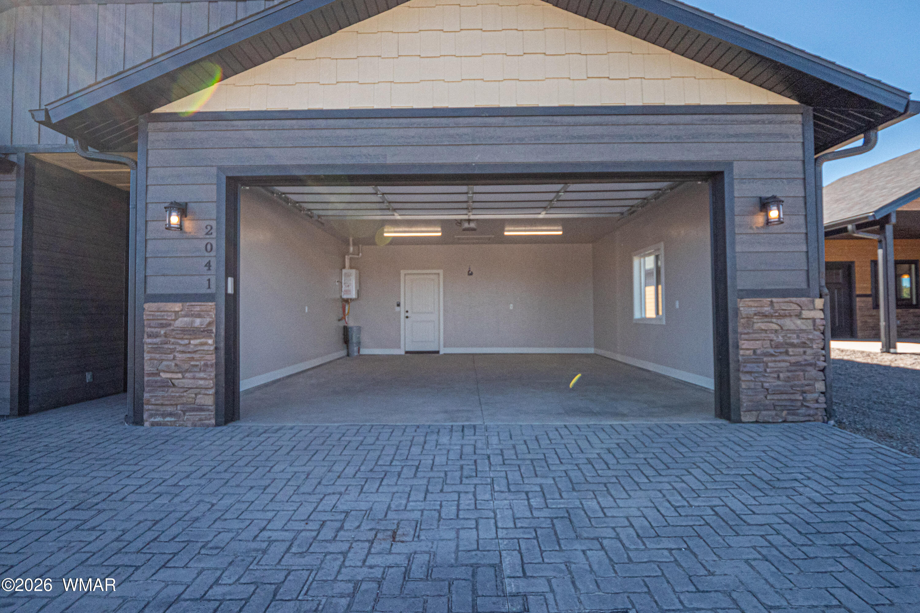 2041 E Rimstone Drive