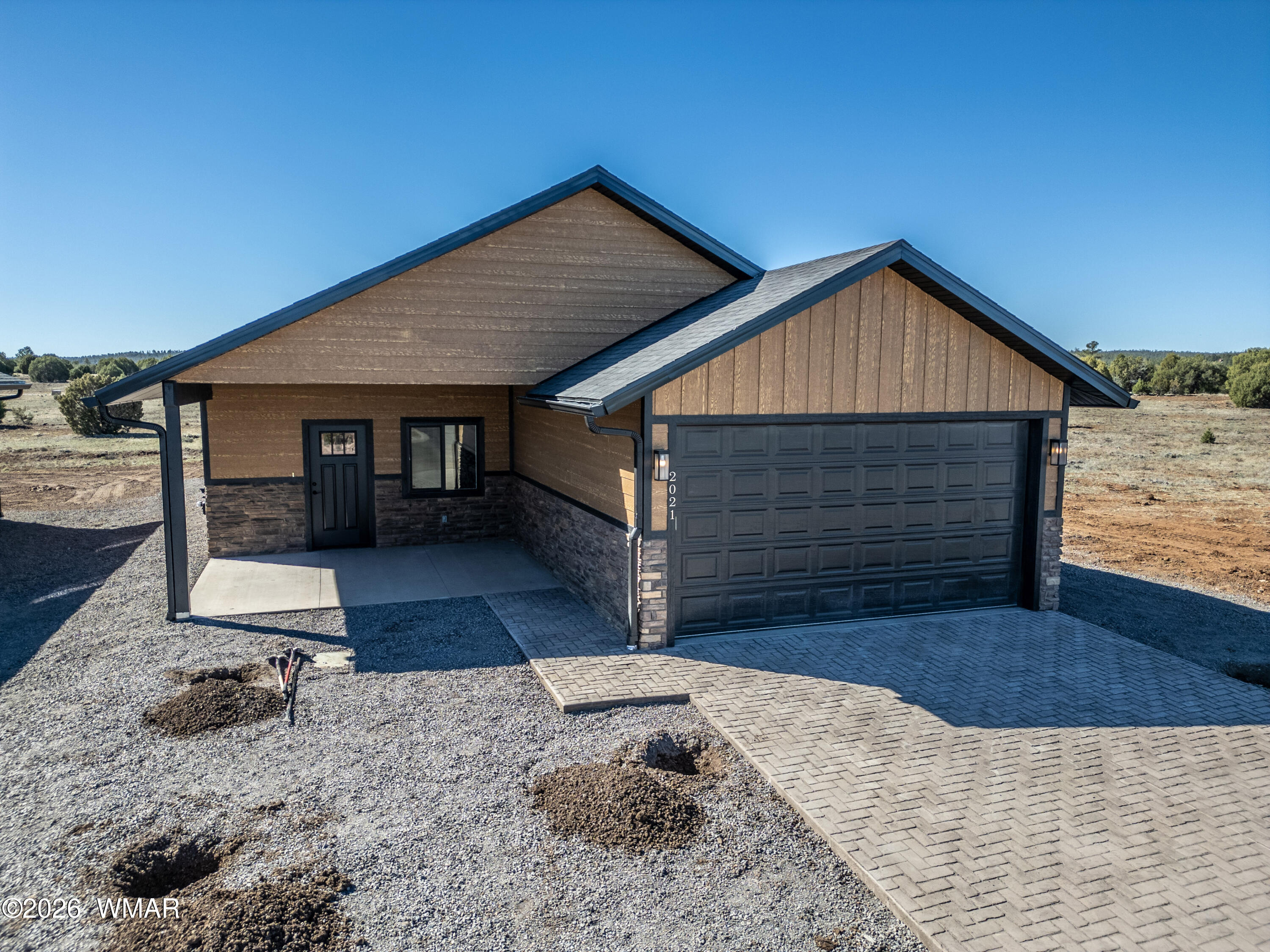 2021 E Rimstone Drive