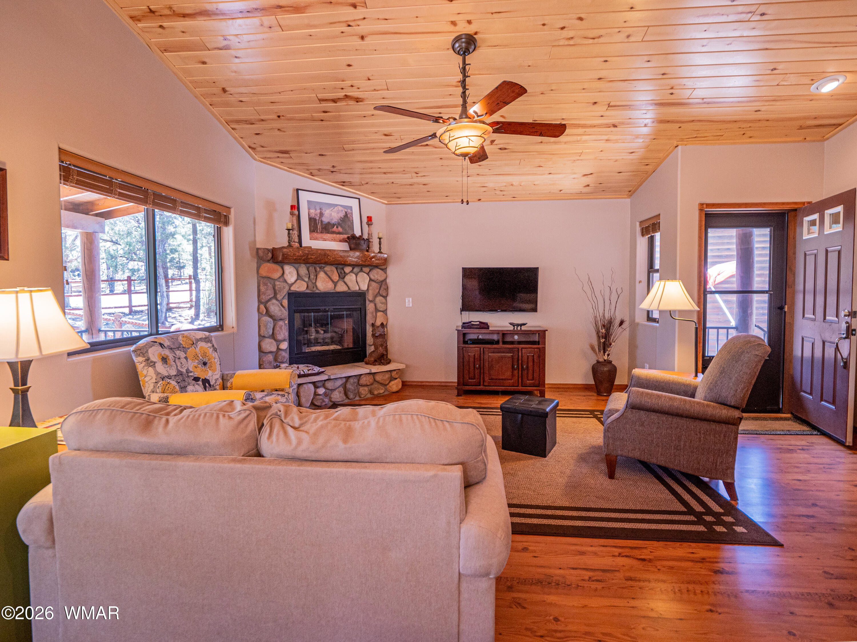 4670 W Cottage Loop