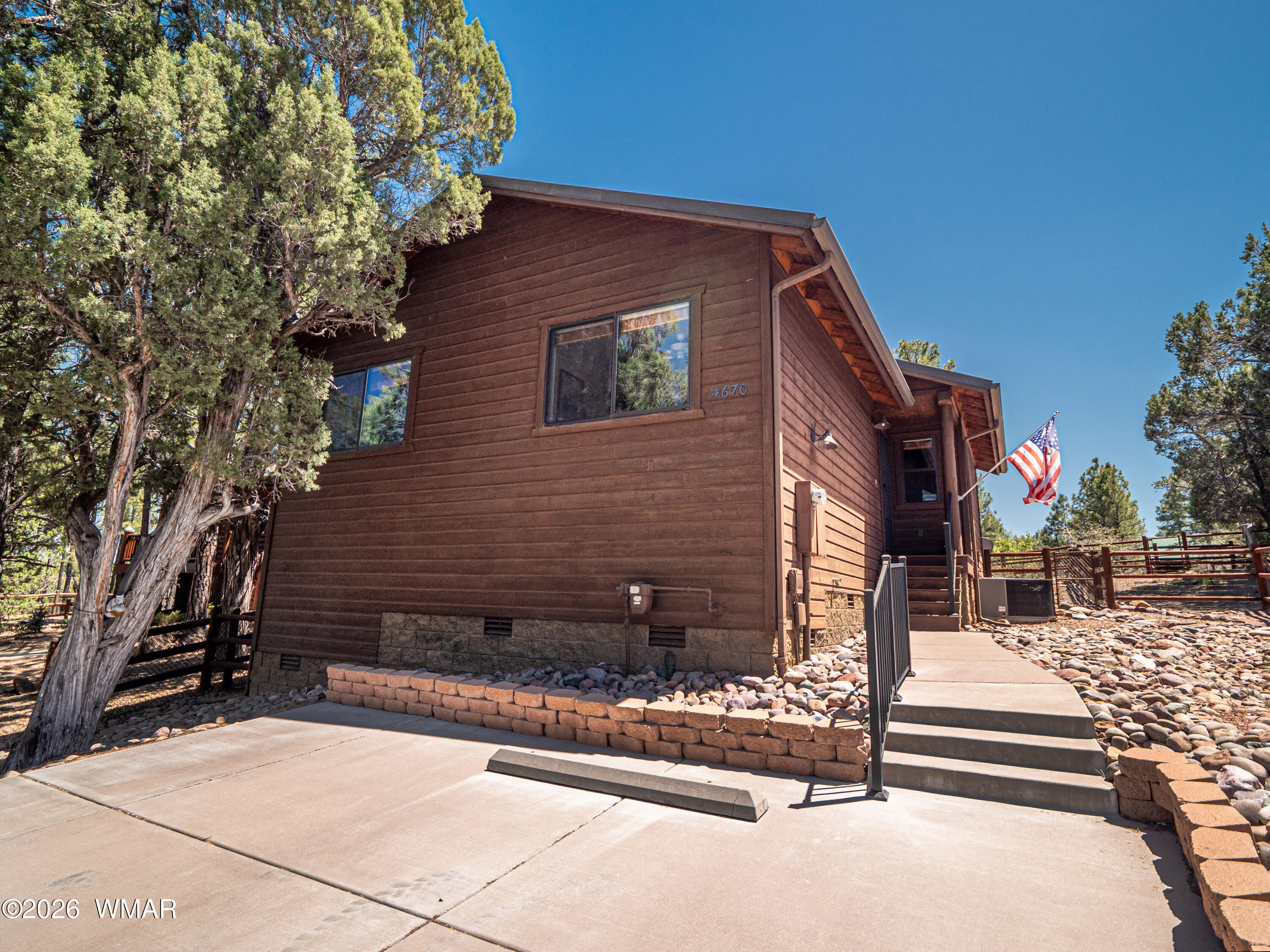 4670 W Cottage Loop
