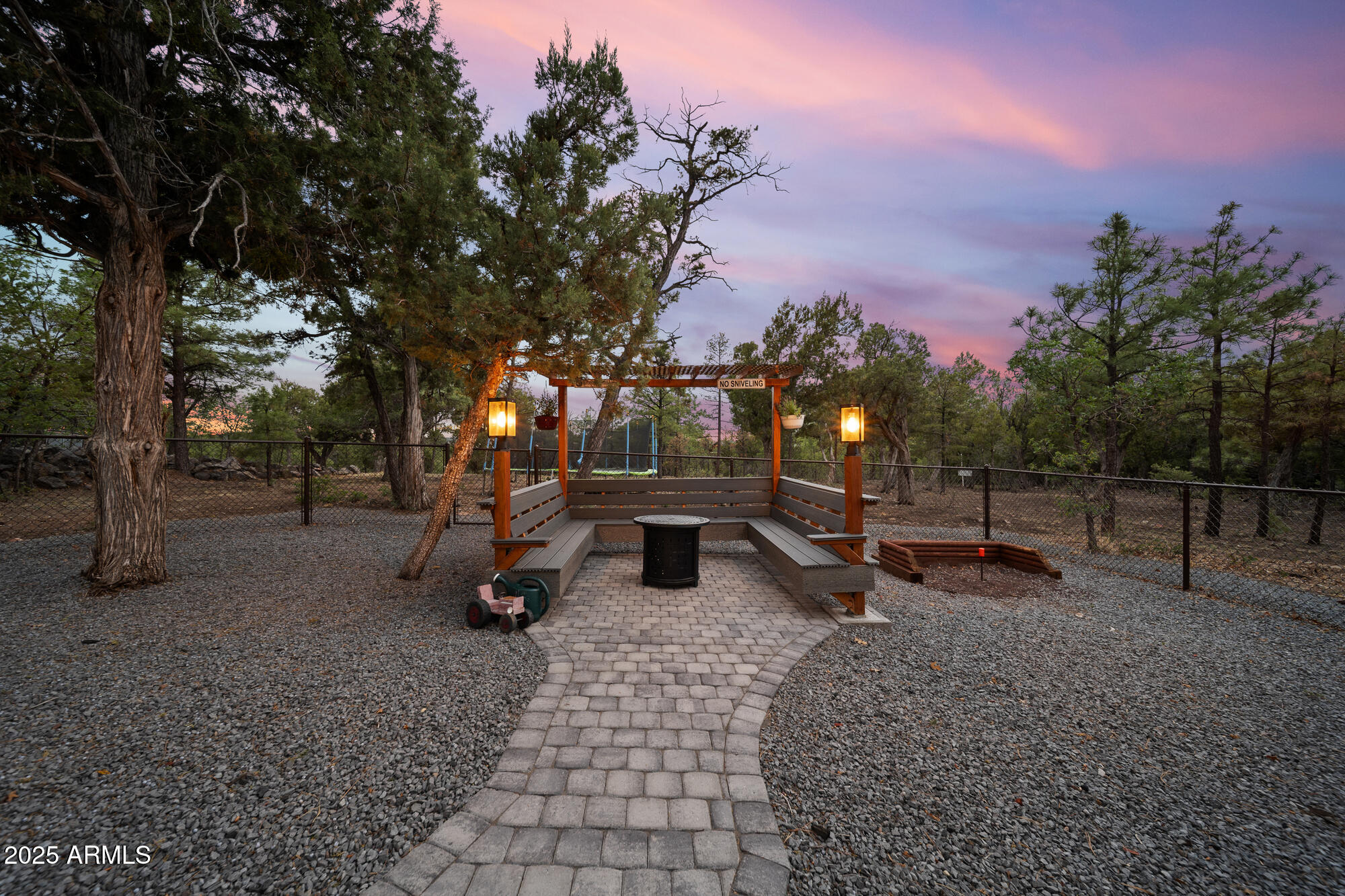 1500 W PINETREE Court