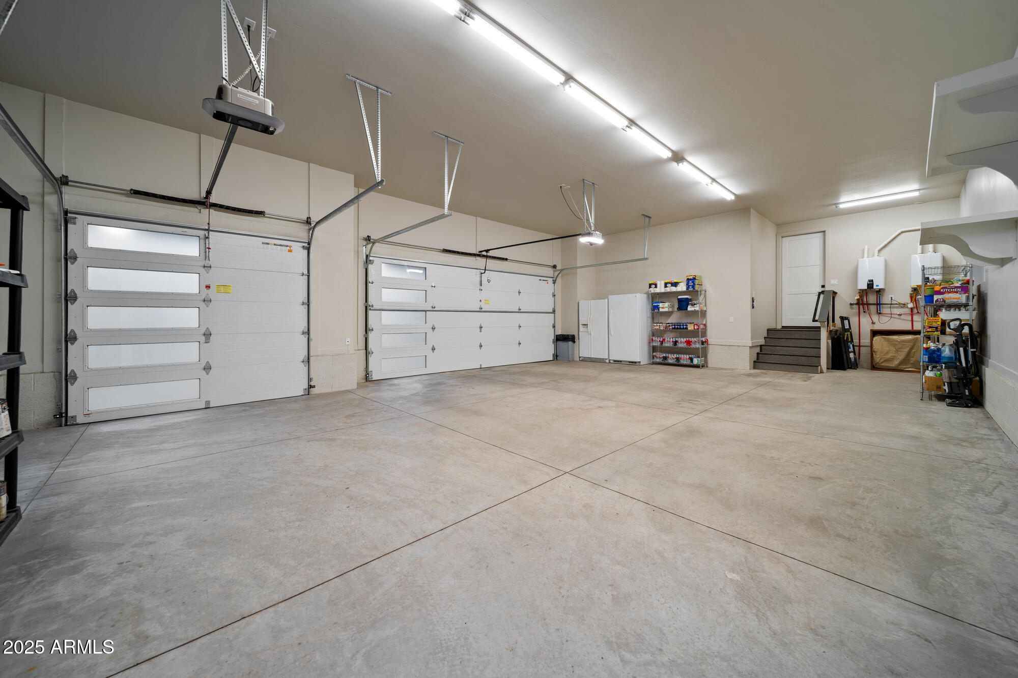 1500 W PINETREE Court