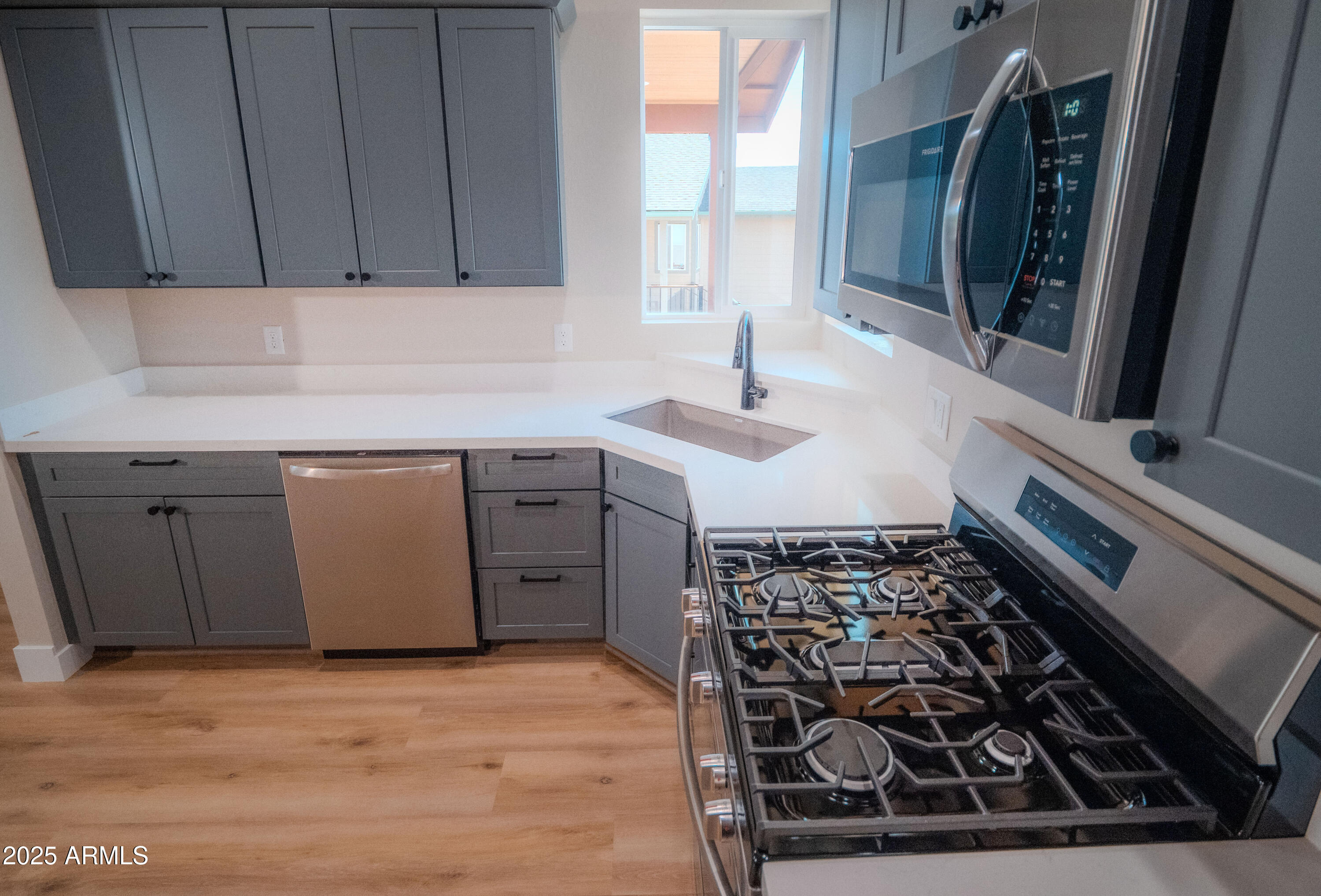 941 S RIDGEWAY Place