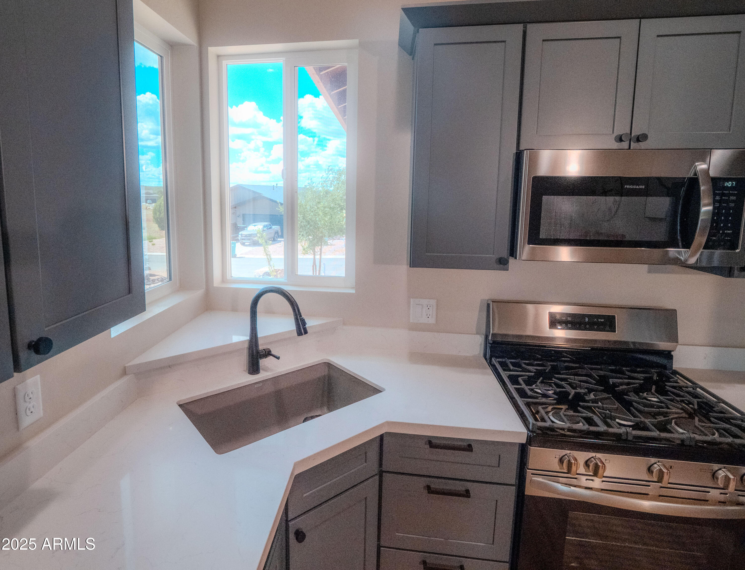 941 S RIDGEWAY Place