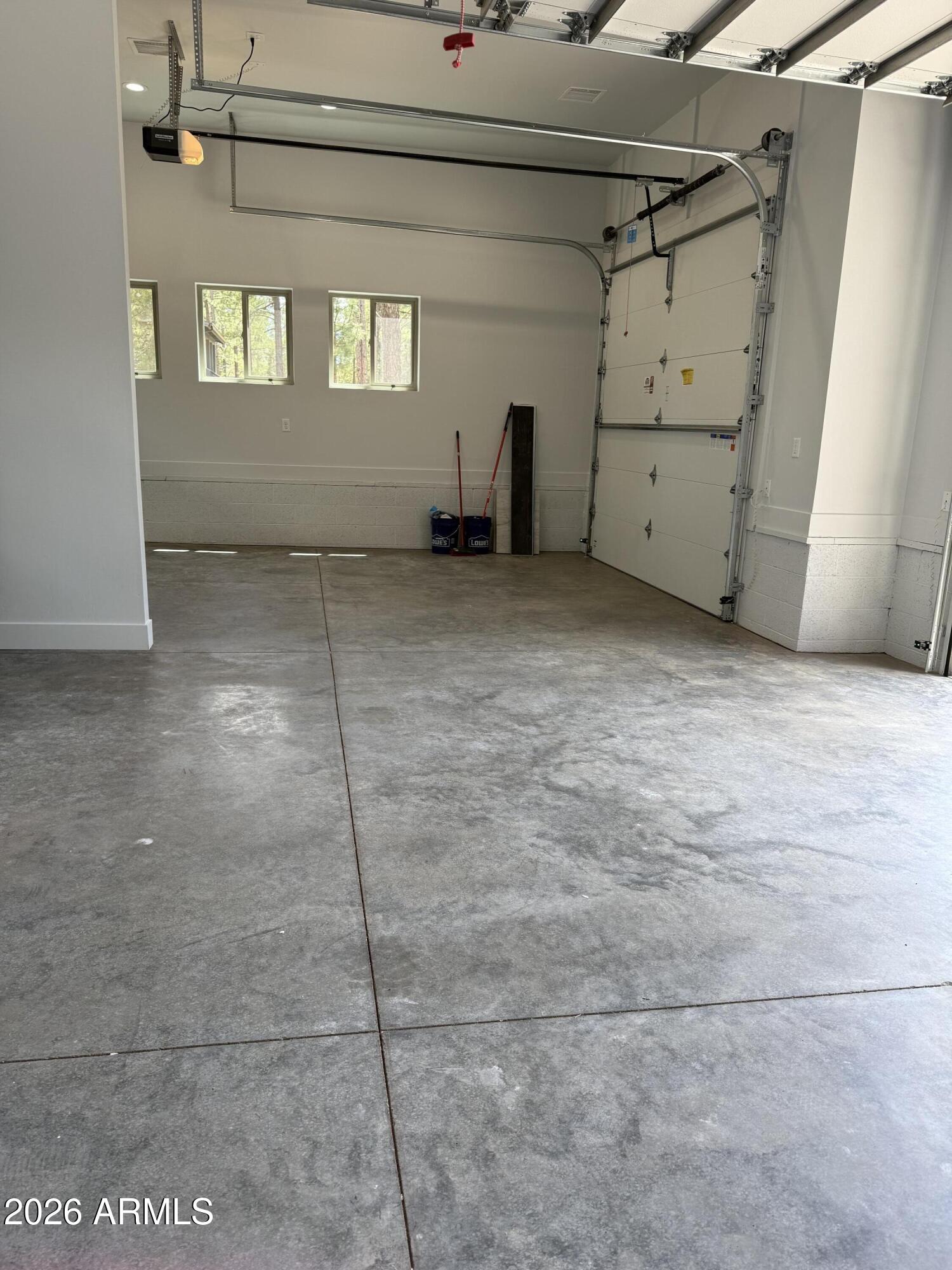 2200 W WHISPERING Springs