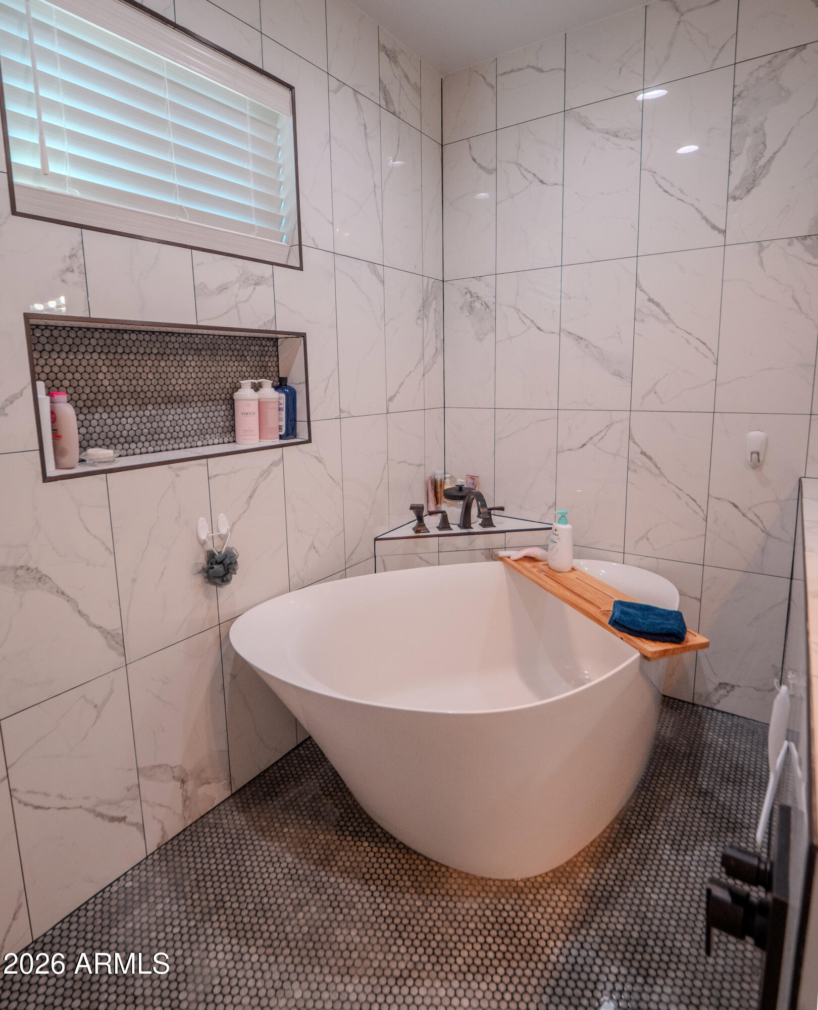 2200 W WHISPERING Springs