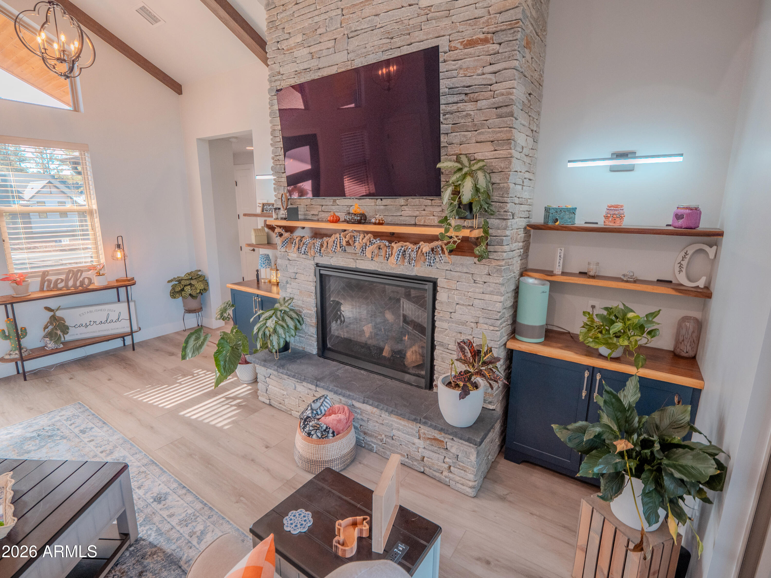 2200 W WHISPERING Springs