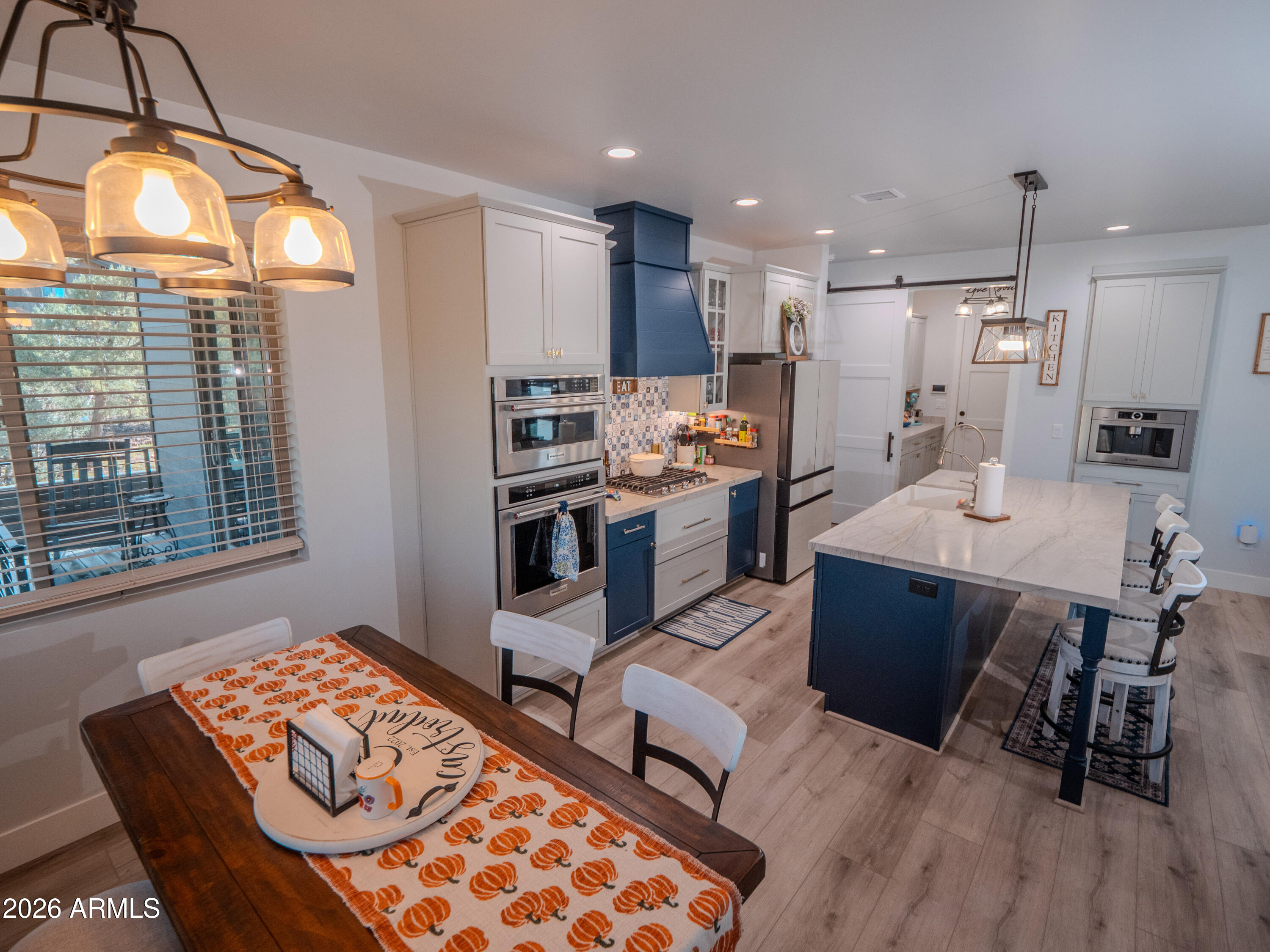 2200 W WHISPERING Springs