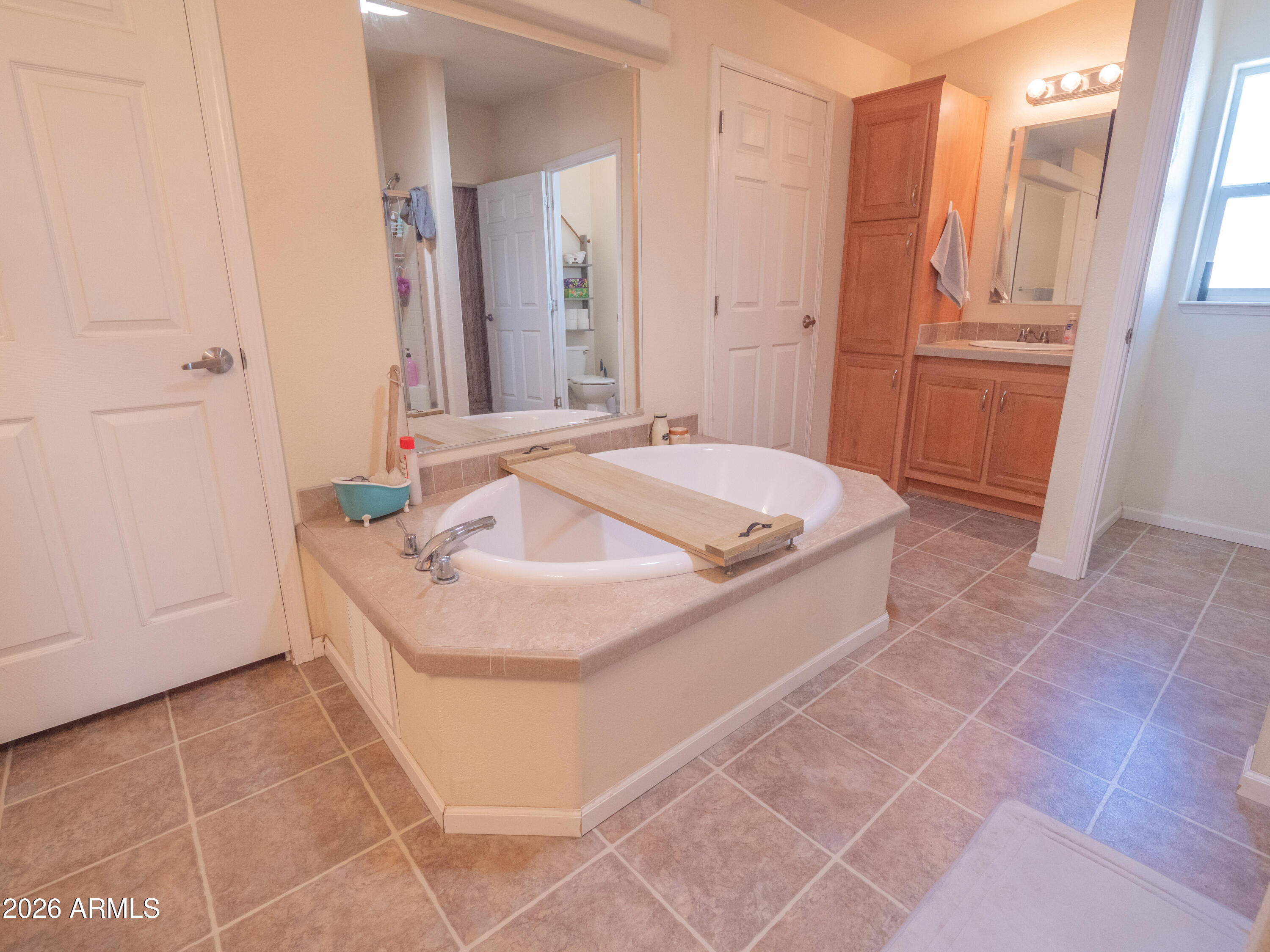 1401 W RANCH Road