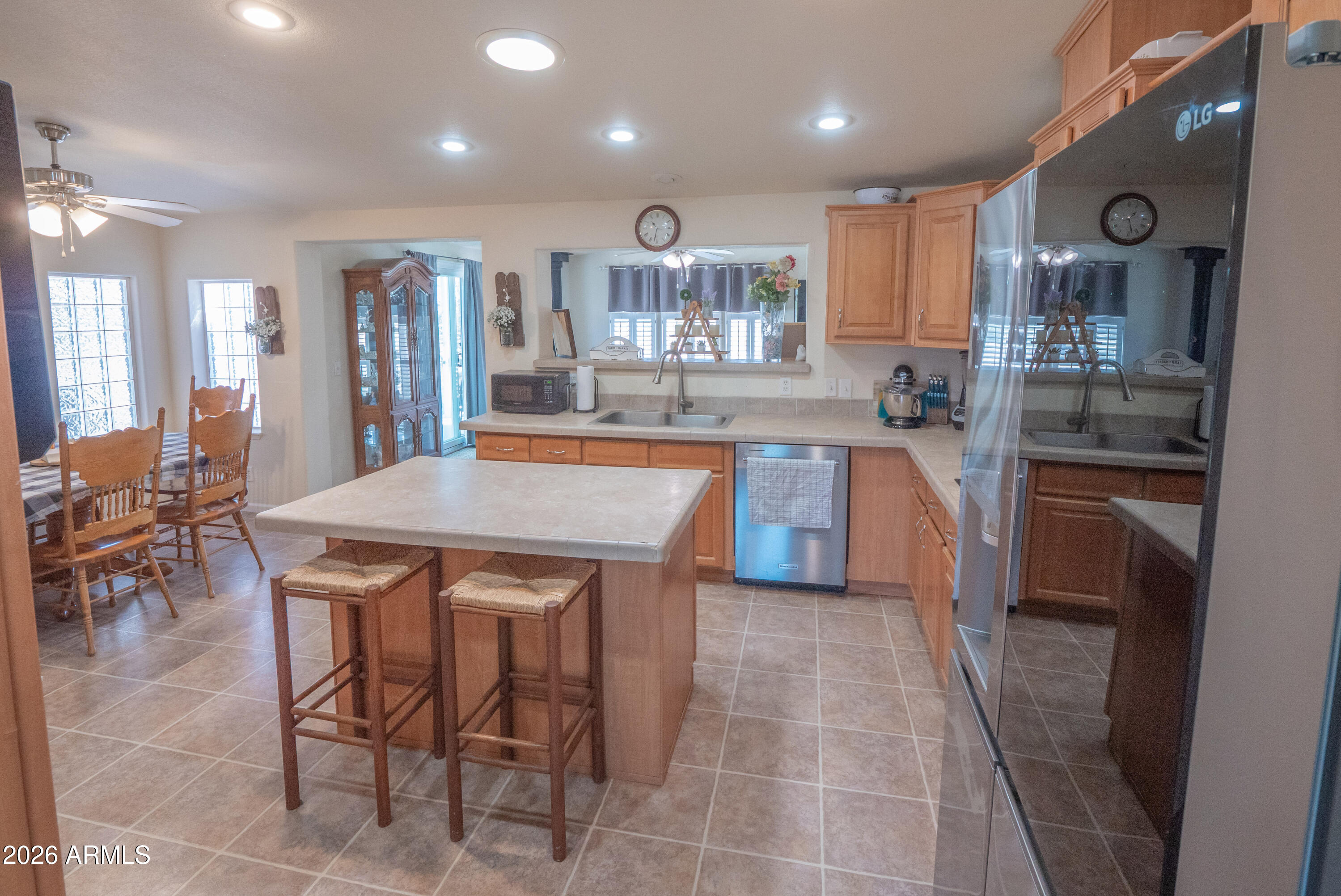 1401 W RANCH Road